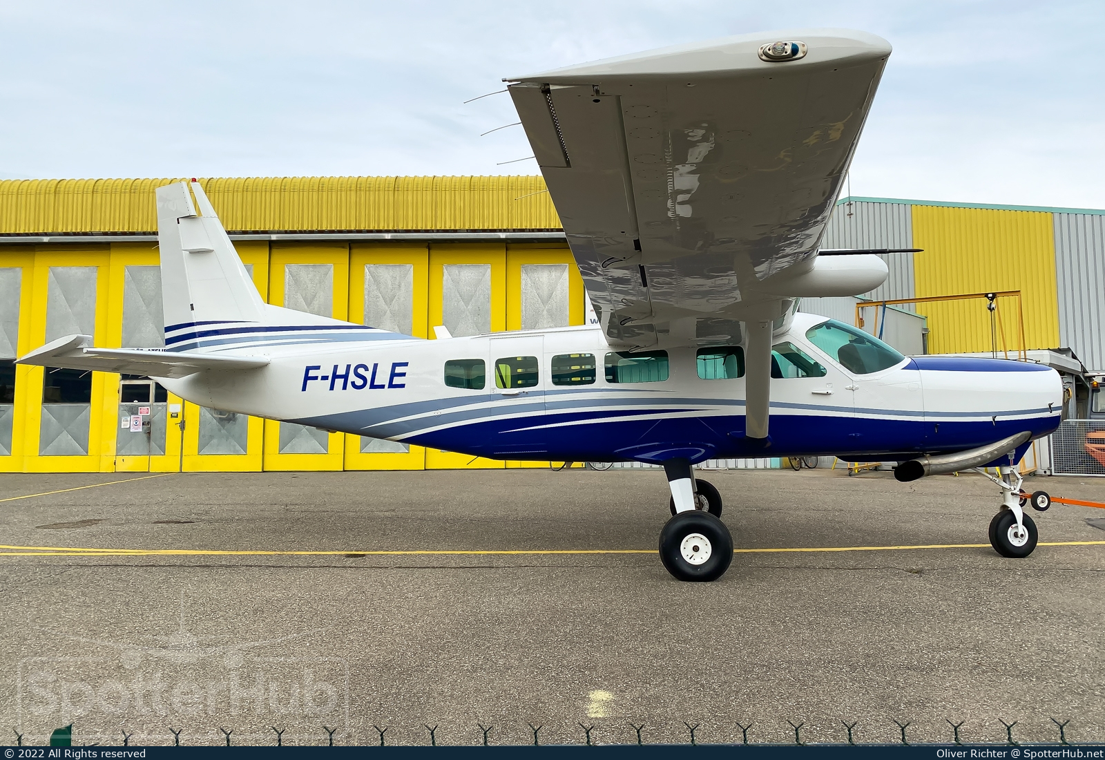 Photo of F-HSLE - Cessna 208 Caravan operated by Skydive Center à Tallard
