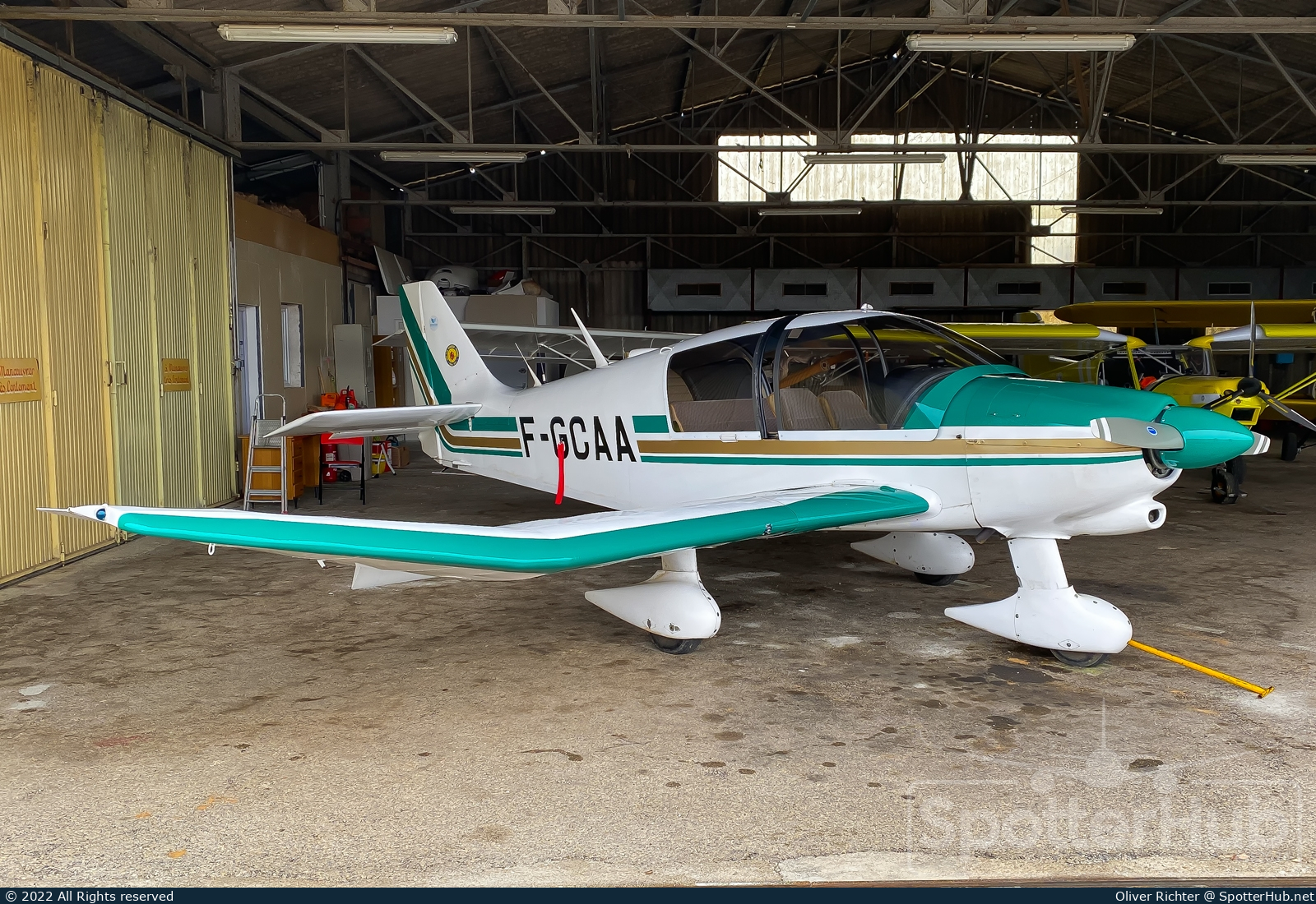 Photo of F-GCAA - Robin DR400/160 Chevalier operated by Aéroclub Cadarache Provence