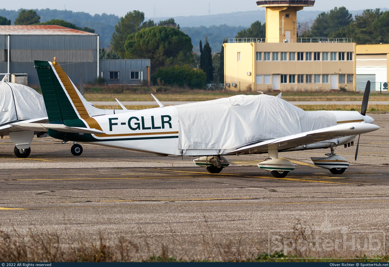 Photo of F-GLLR - Piper PA-32-300 Cherokee Six operated by Private