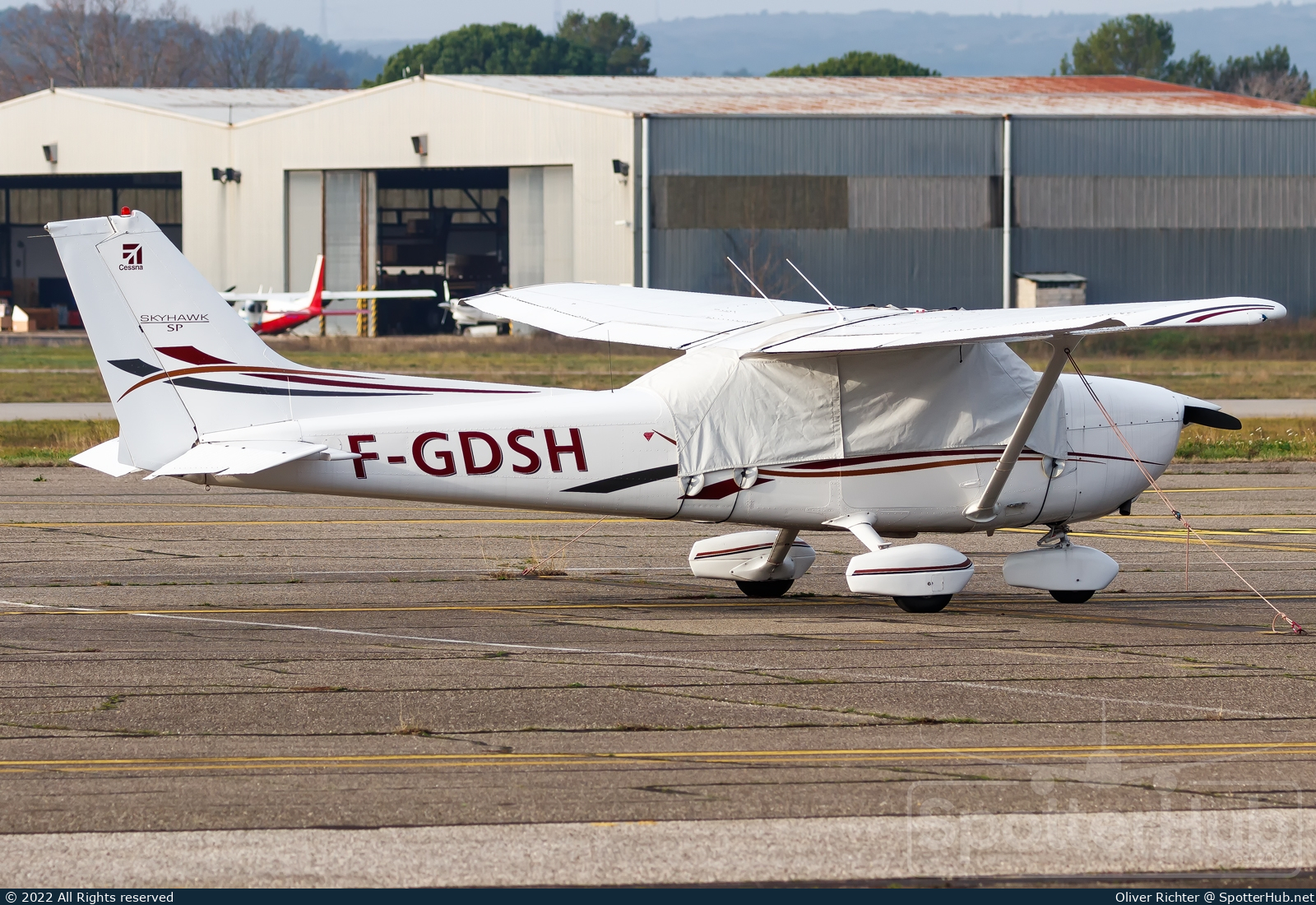 Photo of F-GDSH - Reims-Cessna F172P Skyhawk II operated by Private