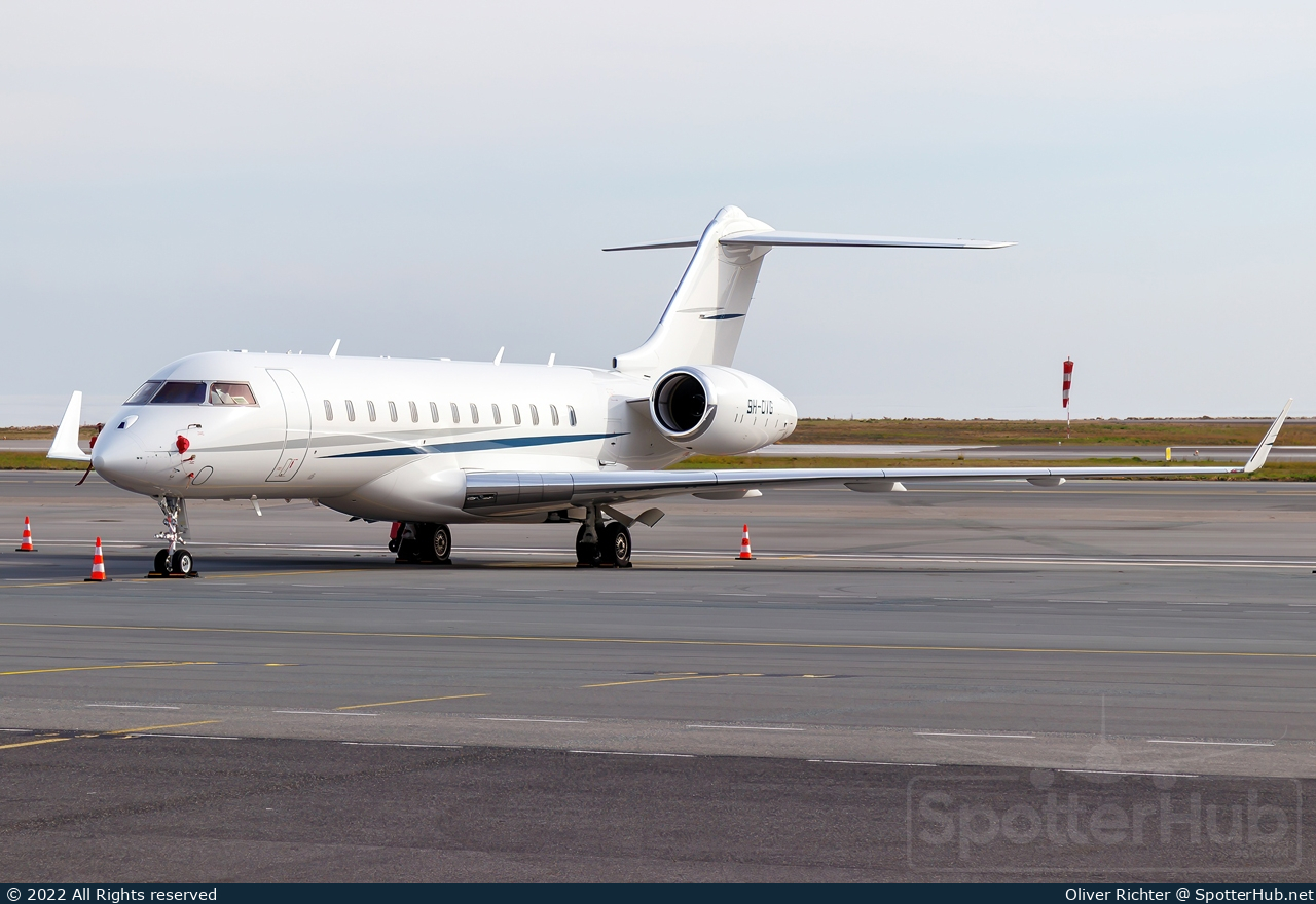 Photo of 9H-OVG - Bombardier Global 6000 operated by Elitavia Malta
