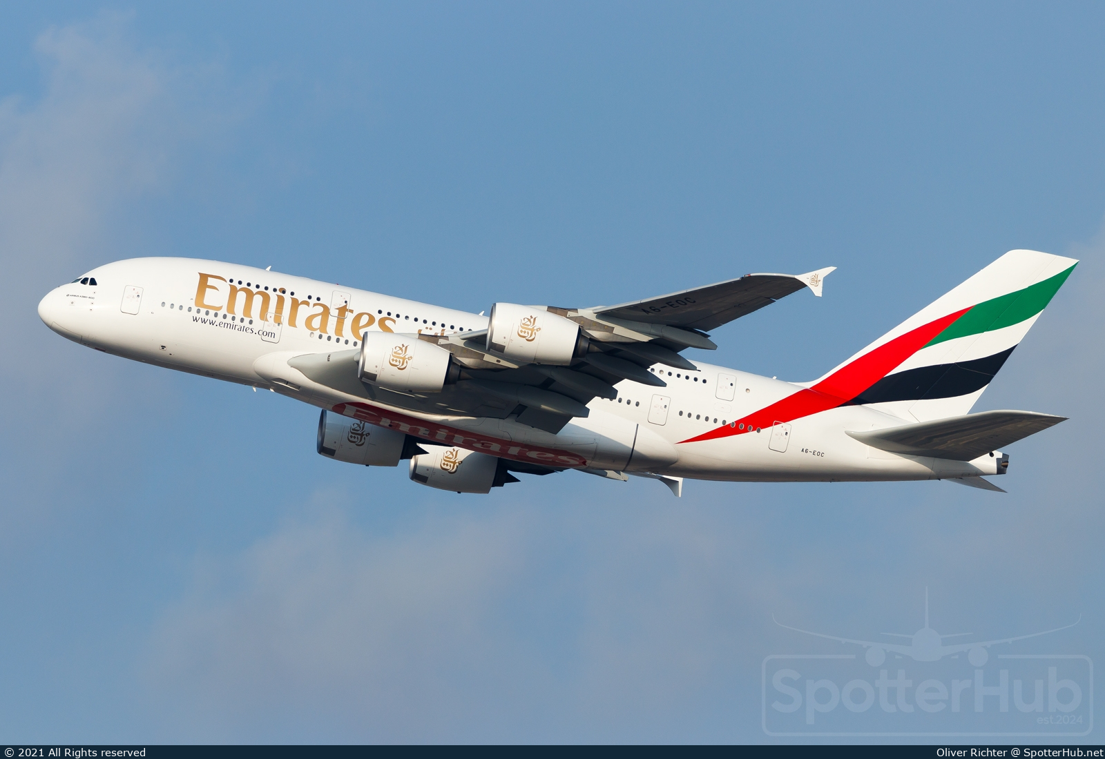 Photo of A6-EOC - Airbus A380-861 operated by Emirates