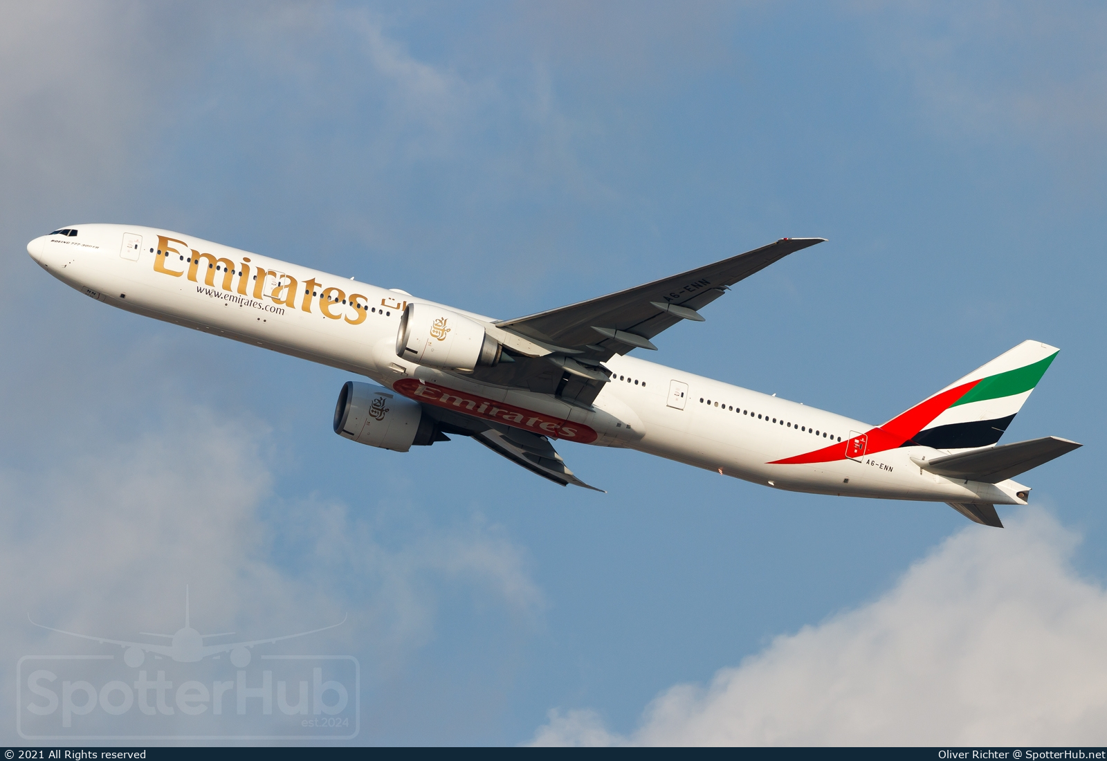 Photo of A6-ENN - Boeing 777-31H(ER) operated by Emirates