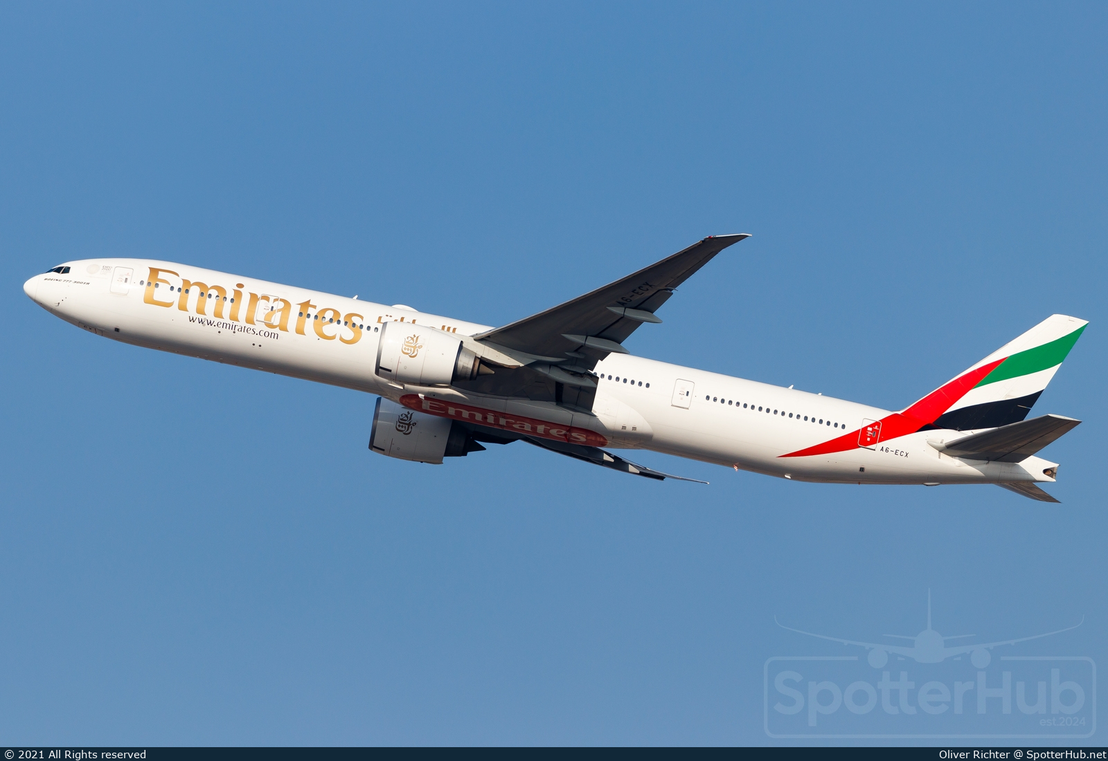 Photo of A6-ECX - Boeing 777-31H(ER) operated by Emirates