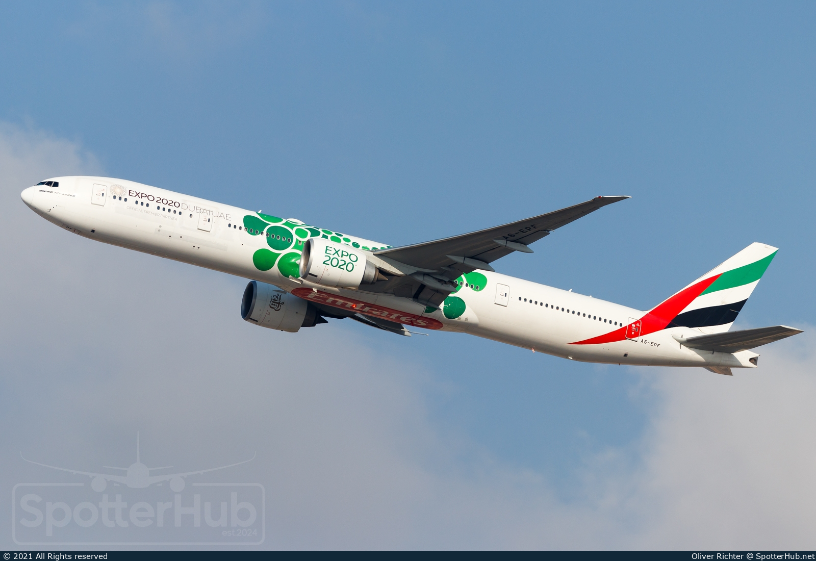 Photo of A6-EPF - Boeing 777-31H(ER) operated by Emirates