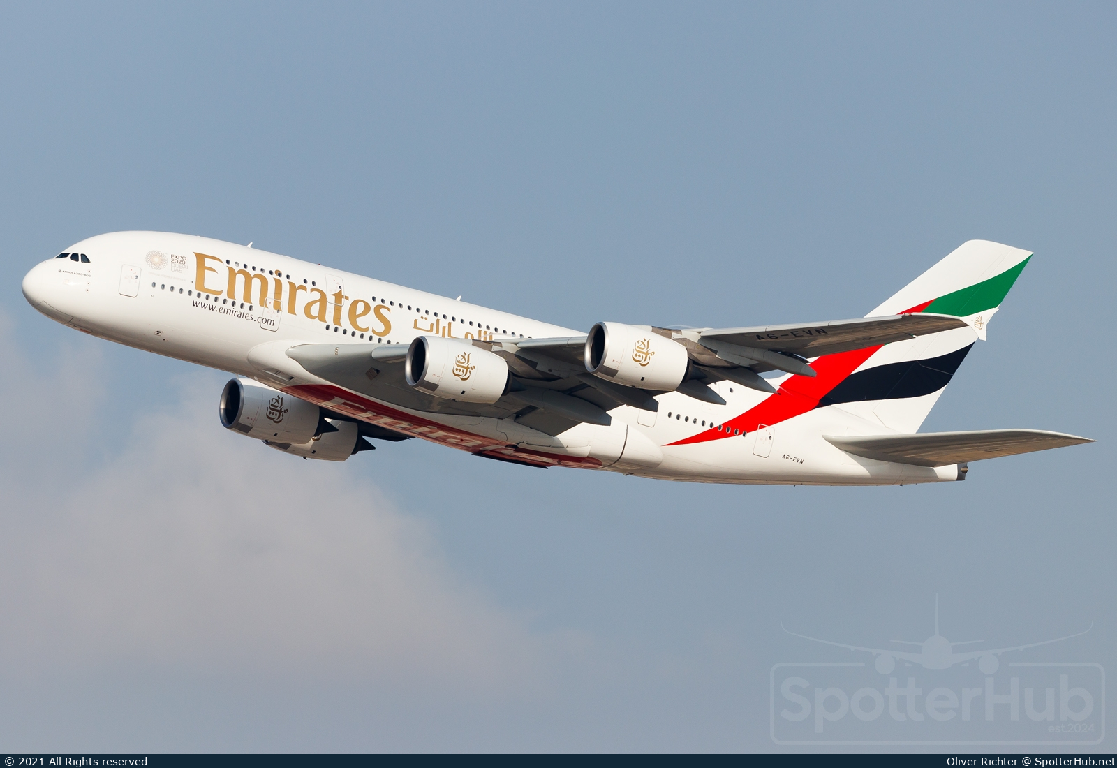 Photo of A6-EVN - Airbus A380-842 operated by Emirates