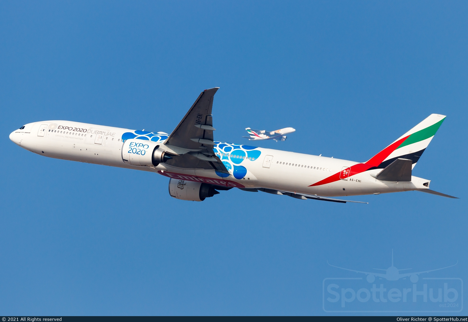 Photo of A6-ENI - Boeing 777-31H(ER) operated by Emirates