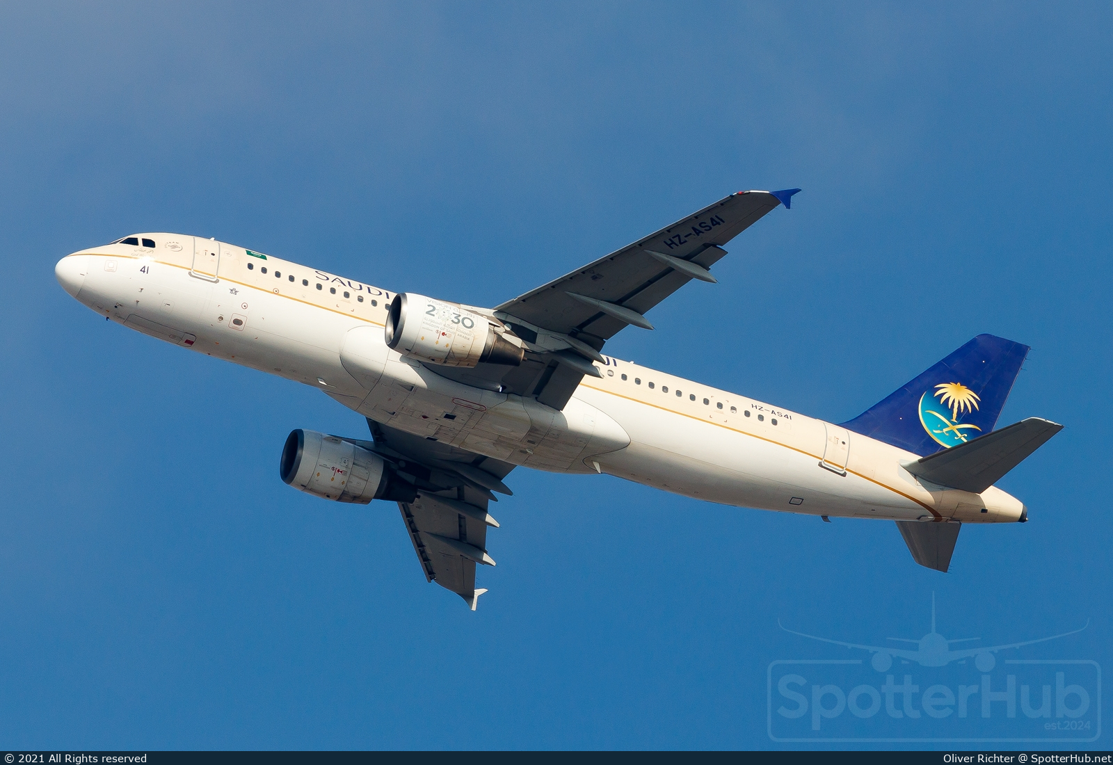 Photo of HZ-AS41 - Airbus A320-214 operated by Saudi Arabian Airlines