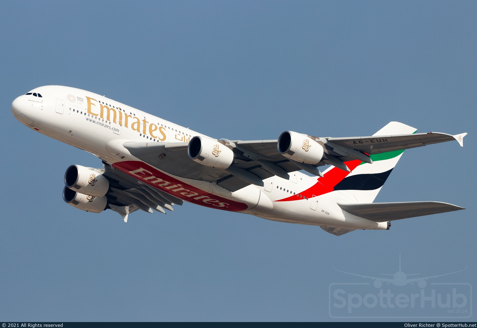 Photo of A6-EUH - Airbus A380-861 operated by Emirates