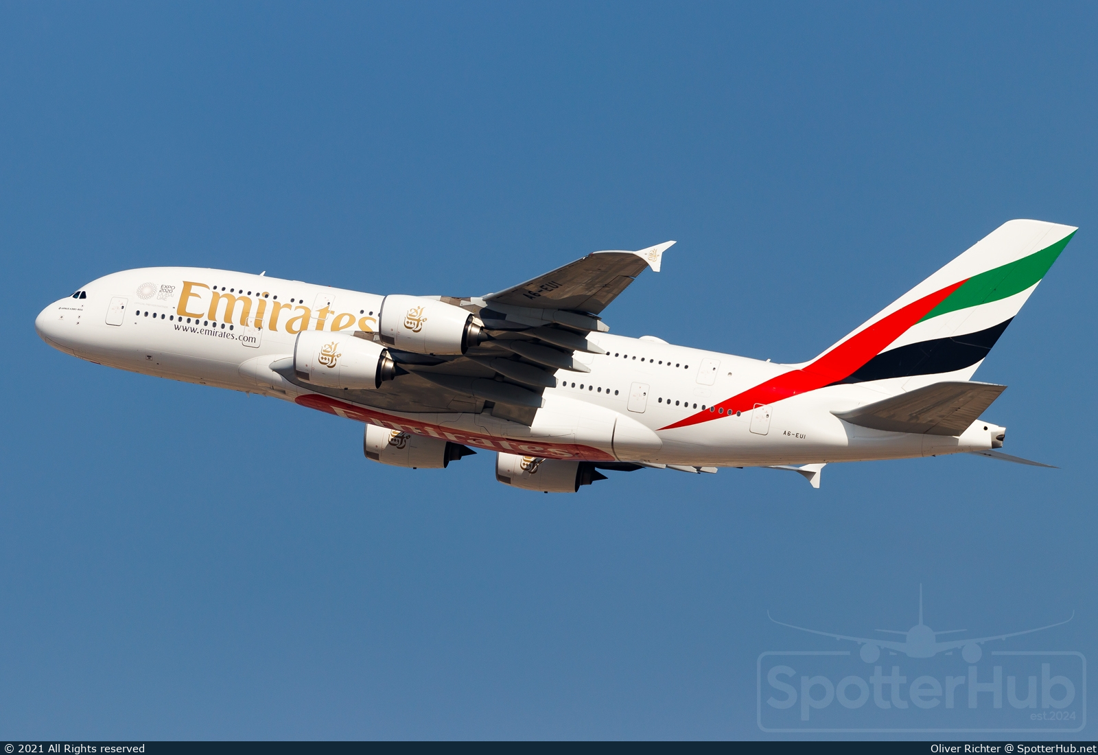 Photo of A6-EUI - Airbus A380-861 operated by Emirates