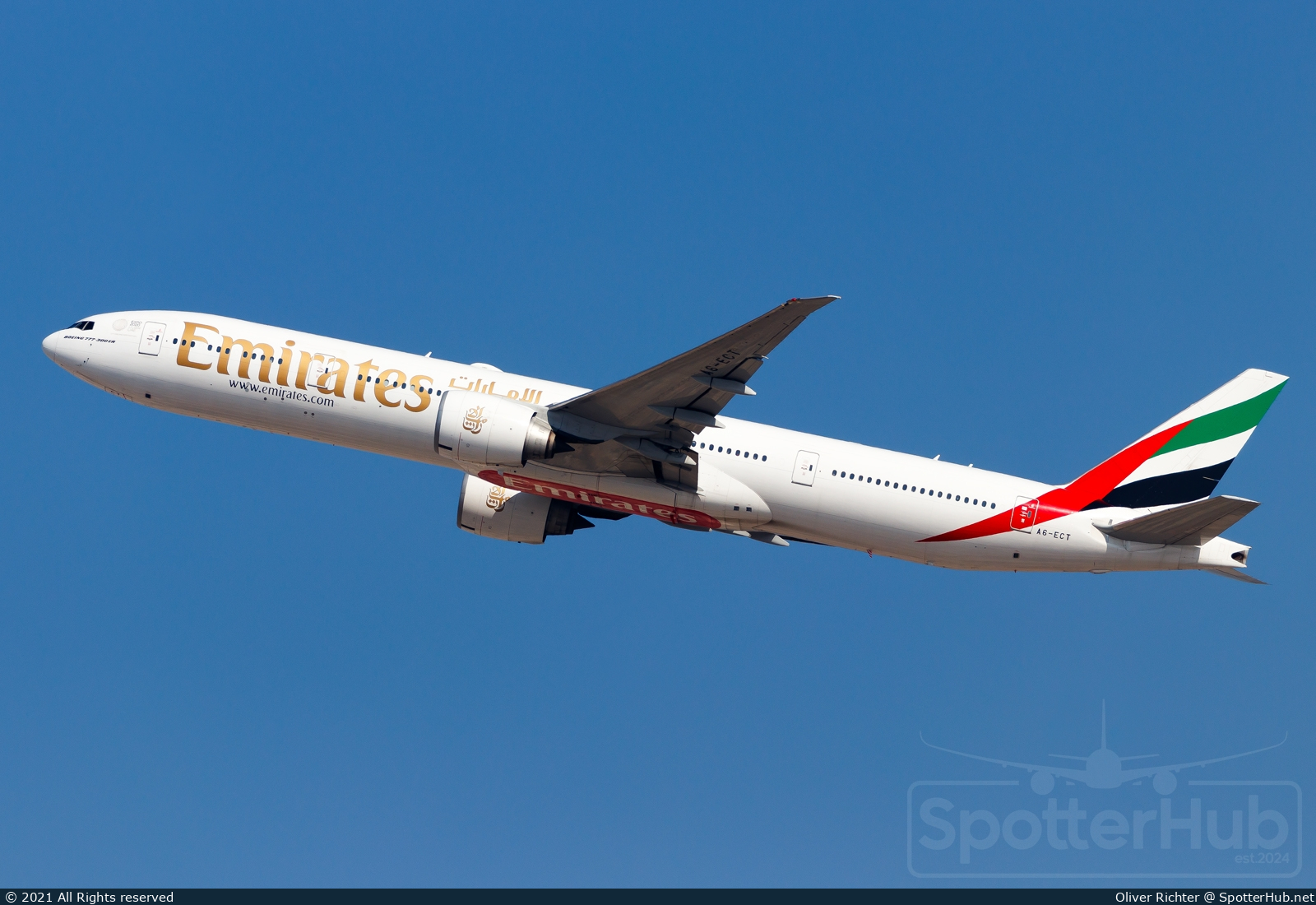 Photo of A6-ECT - Boeing 777-31H(ER) operated by Emirates