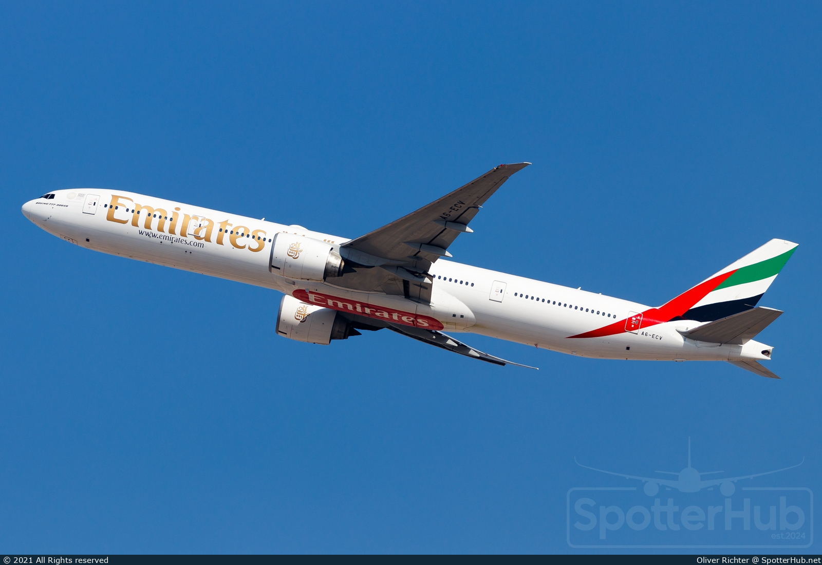 Photo of A6-ECV - Boeing 777-31H(ER) operated by Emirates