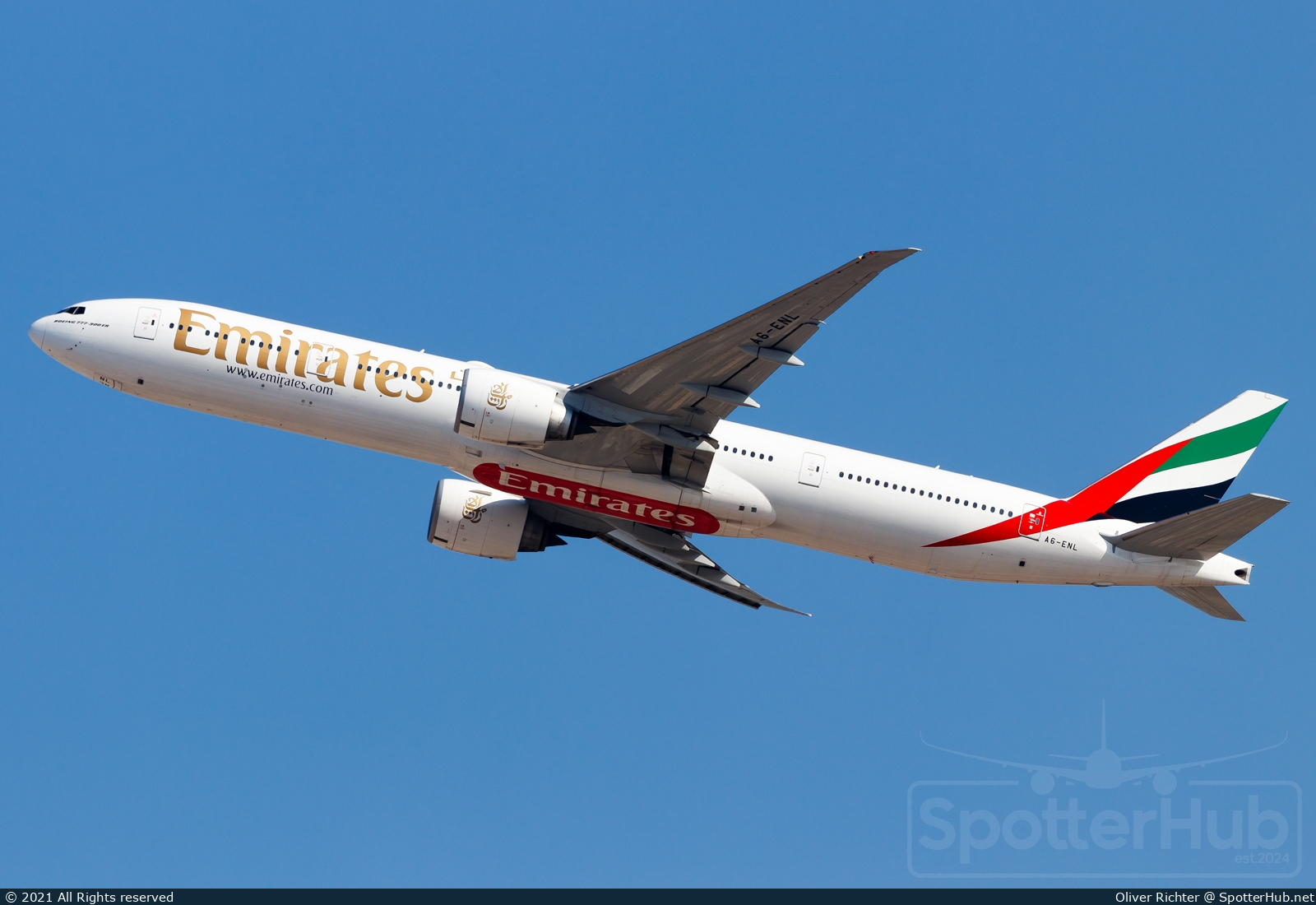 Photo of A6-ENL - Boeing 777-31H(ER) operated by Emirates