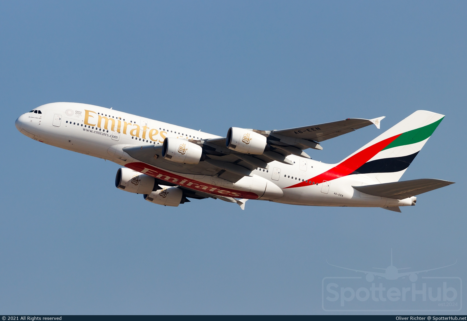 Photo of A6-EEN - Airbus A380-861 operated by Emirates