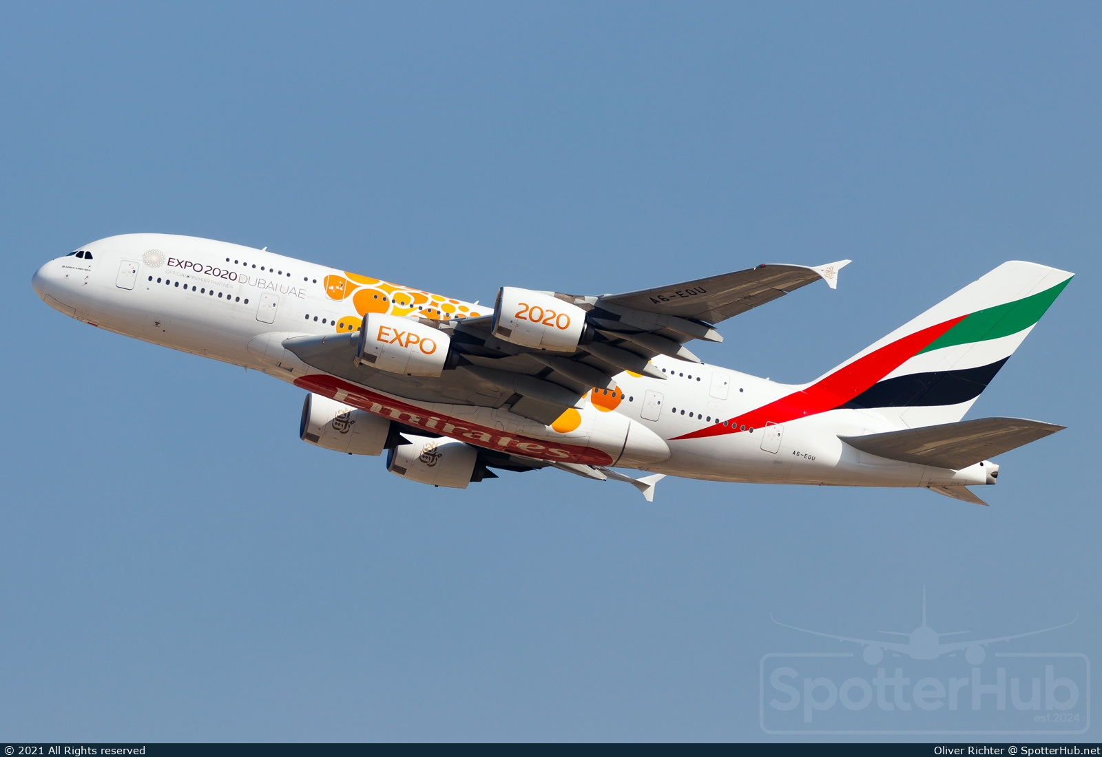 Photo of A6-EOU - Airbus A380-861 operated by Emirates