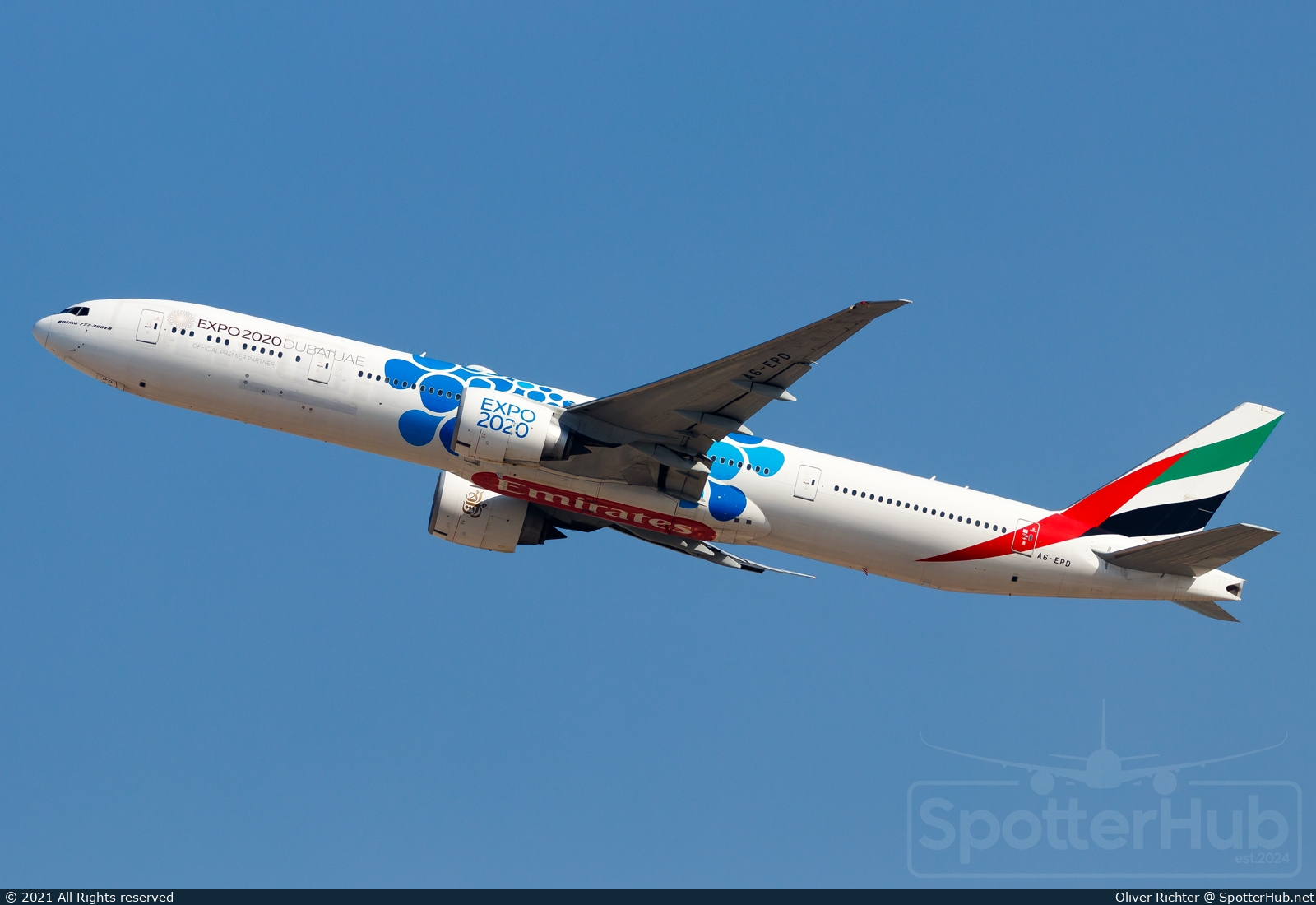 Photo of A6-EPD - Boeing 777-31H(ER) operated by Emirates