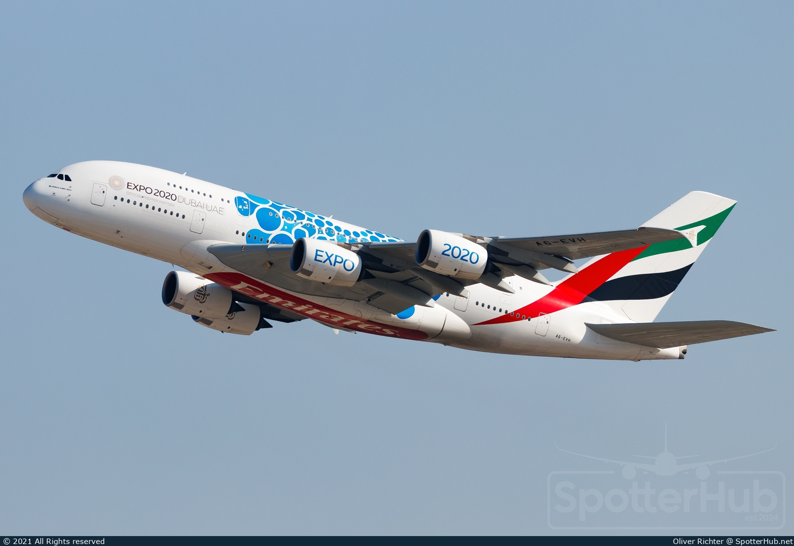 Photo of A6-EVH - Airbus A380-842 operated by Emirates
