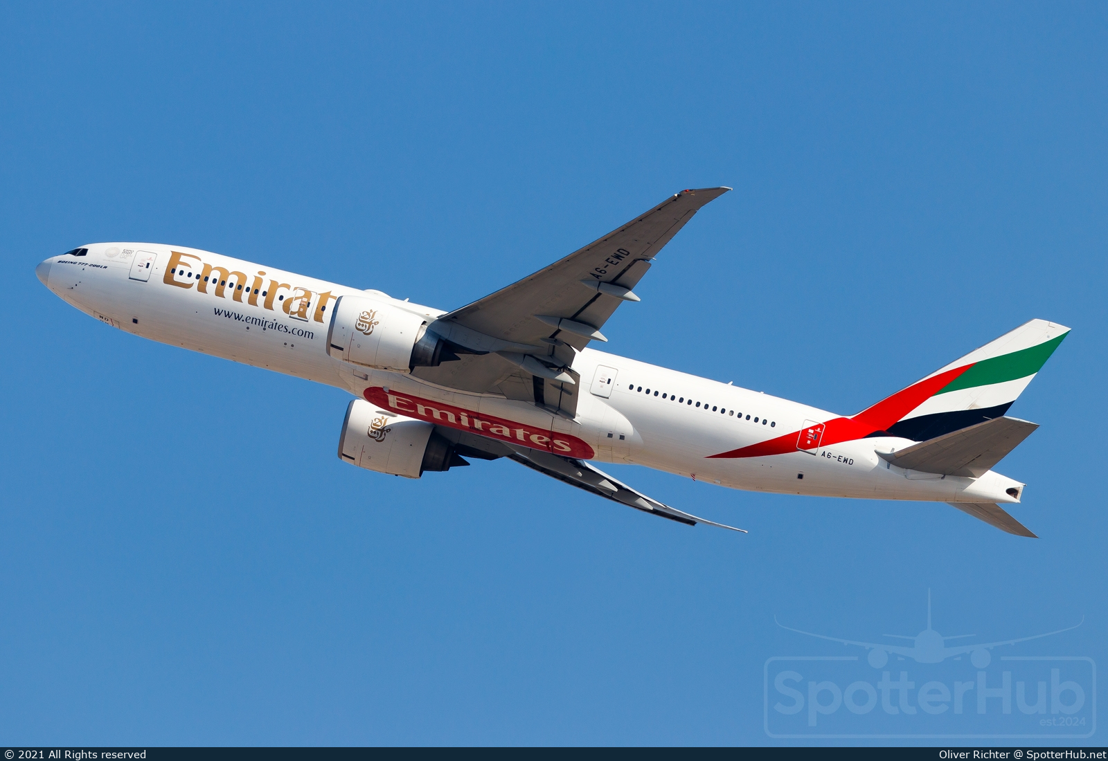 Photo of A6-EWD - Boeing 777-21H(LR) operated by Emirates