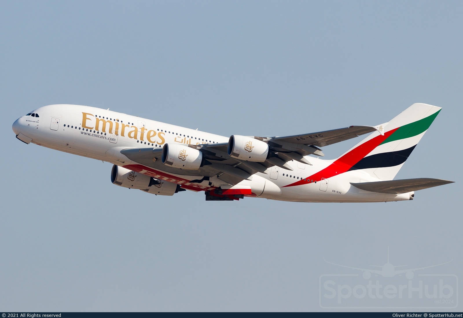Photo of A6-EVC - Airbus A380-842 operated by Emirates