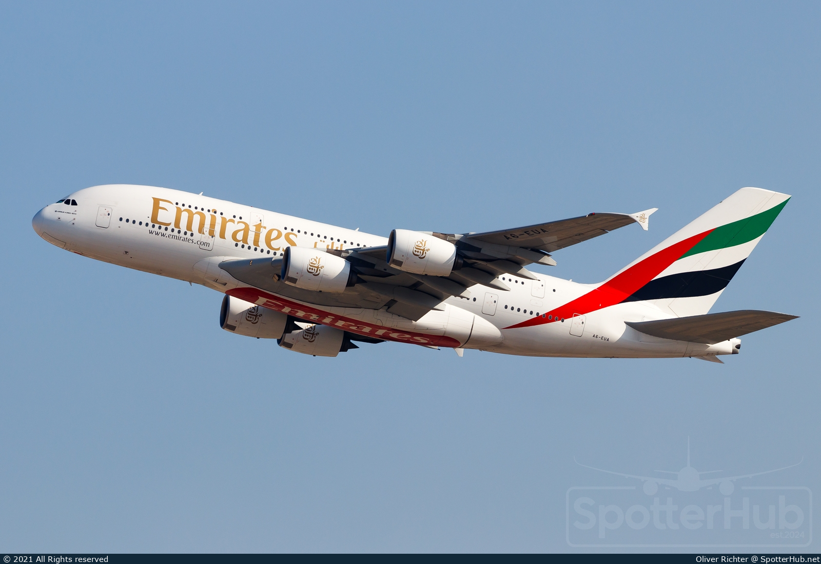 Photo of A6-EUA - Airbus A380-861 operated by Emirates