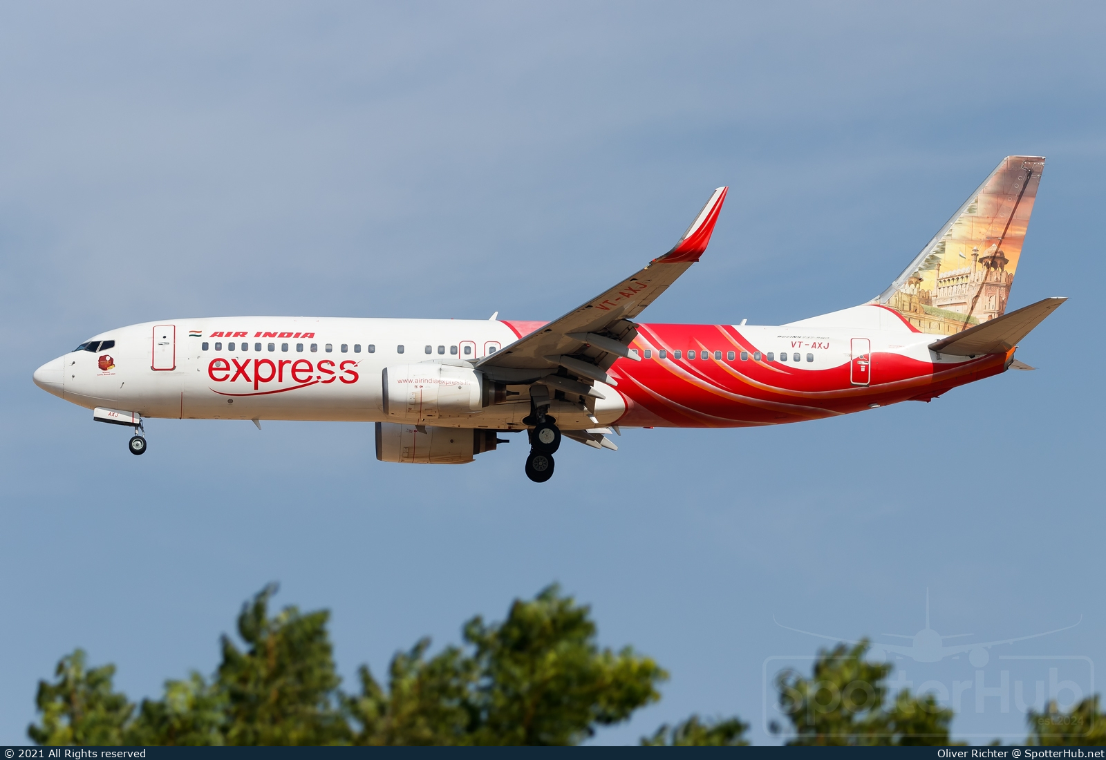 Photo of VT-AXJ - Boeing 737-8HG operated by Air India Express