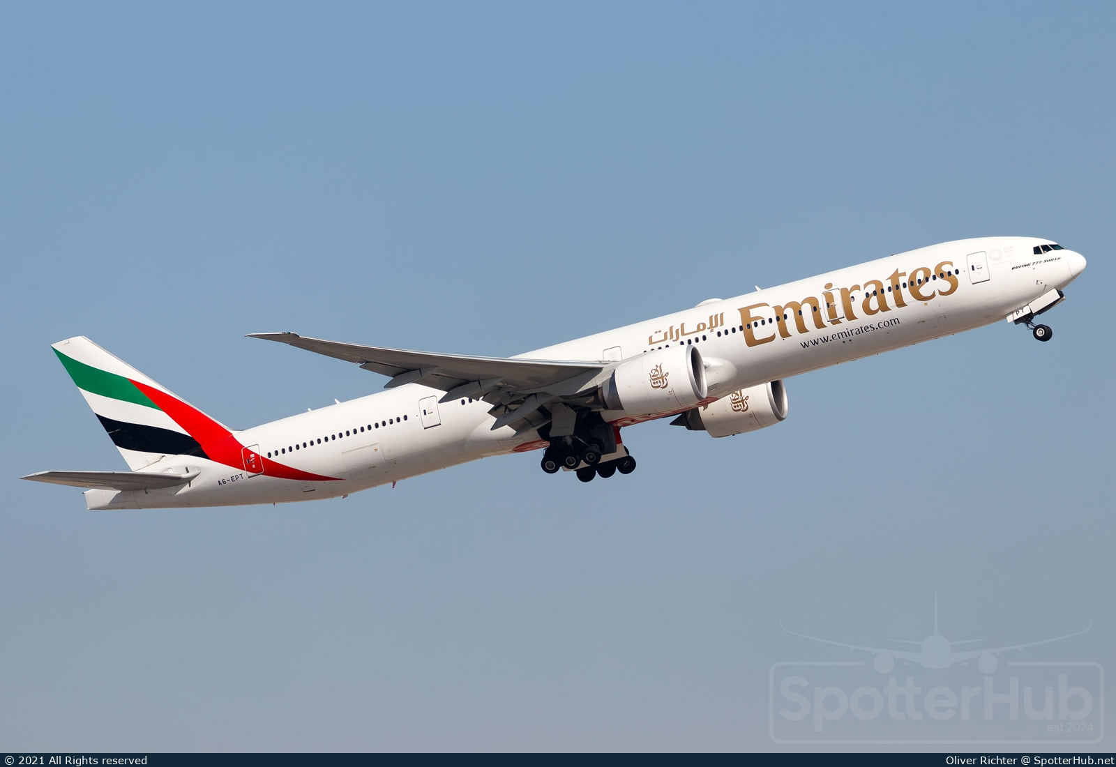 Photo of A6-EPT - Boeing 777-31H(ER) operated by Emirates