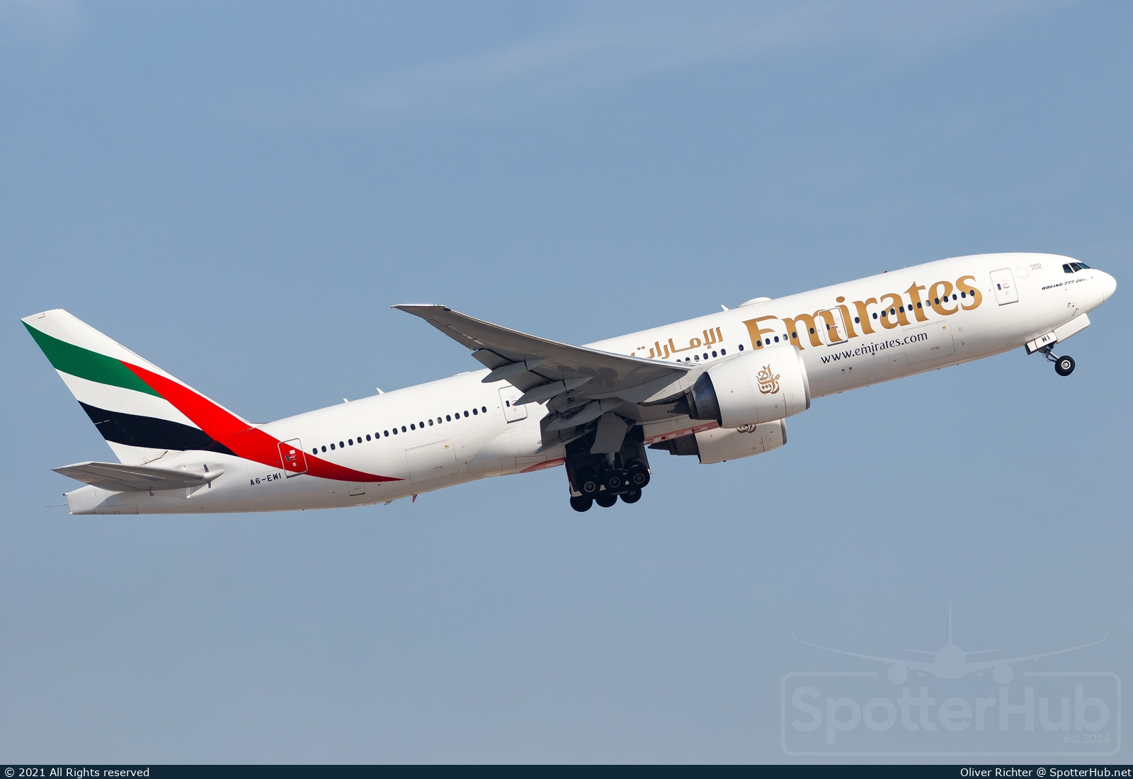 Photo of A6-EWI - Boeing 777-21H(LR) operated by Emirates