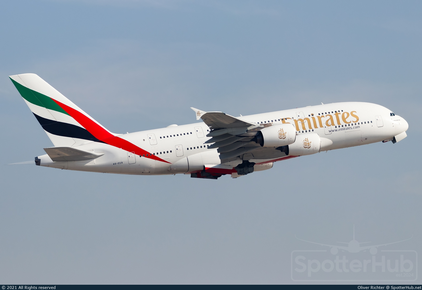 Photo of A6-EER - Airbus A380-861 operated by Emirates