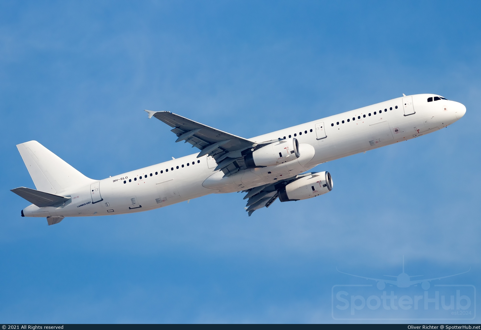 Photo of 9H-SLG - Airbus A321-231 operated by SmartLynx Malta
