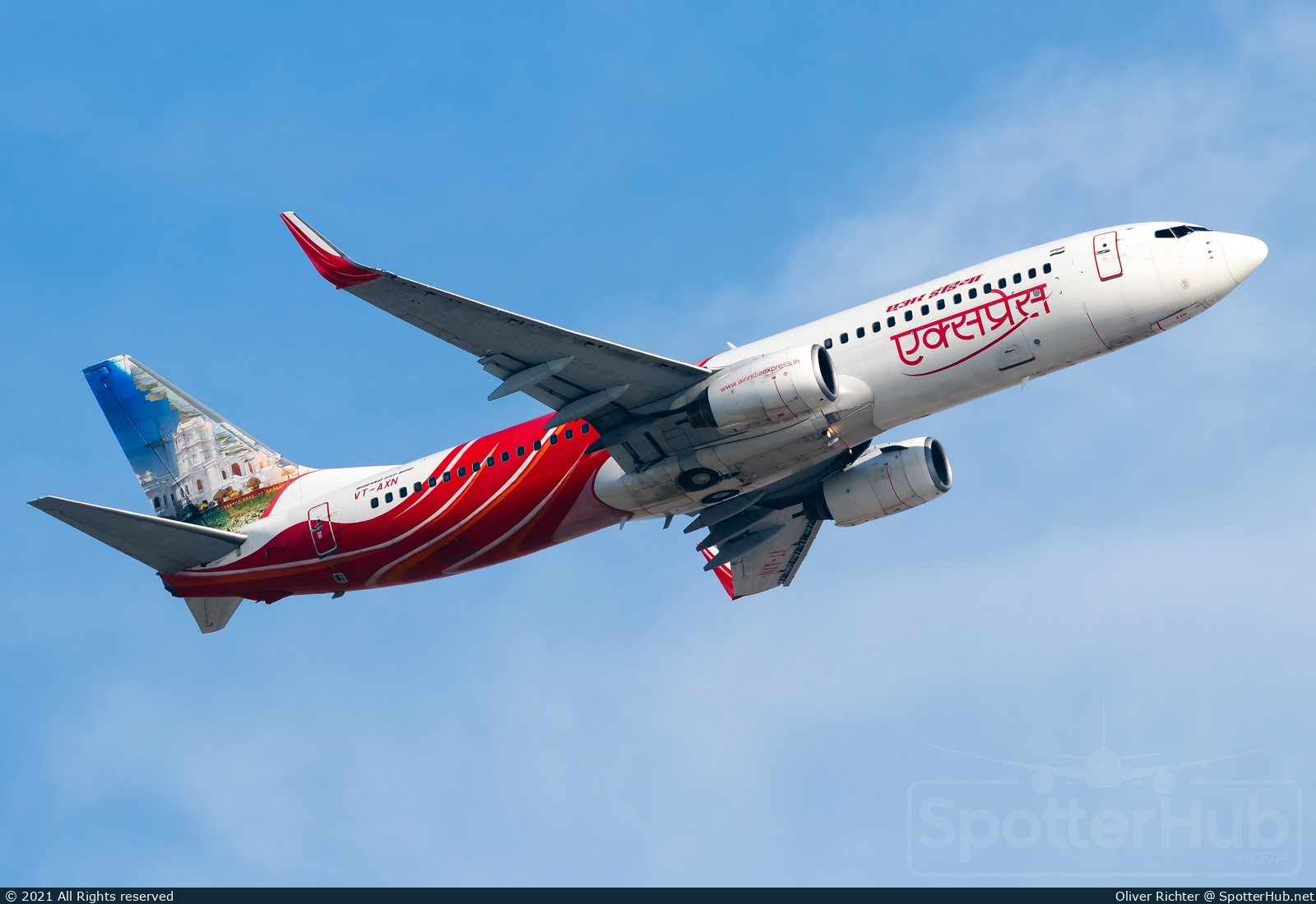 Photo of VT-AXN - Boeing 737-8HG operated by Air India Express