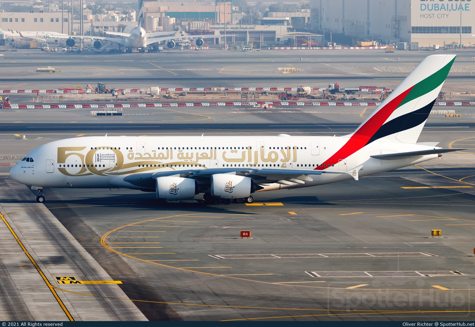 Photo of A6-EUU - Airbus A380-842 operated by Emirates