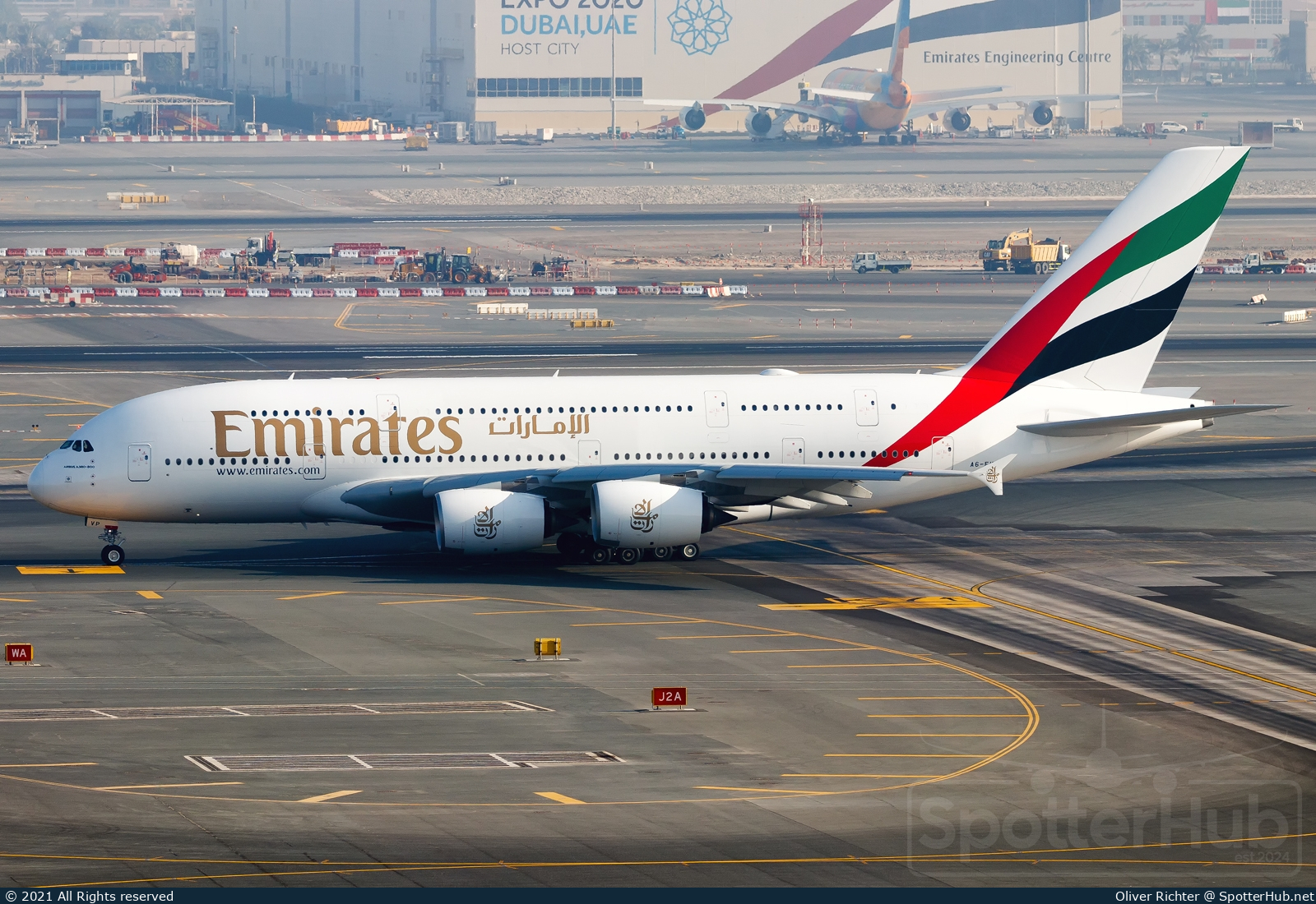 Photo of A6-EVP - Airbus A380-842 operated by Emirates