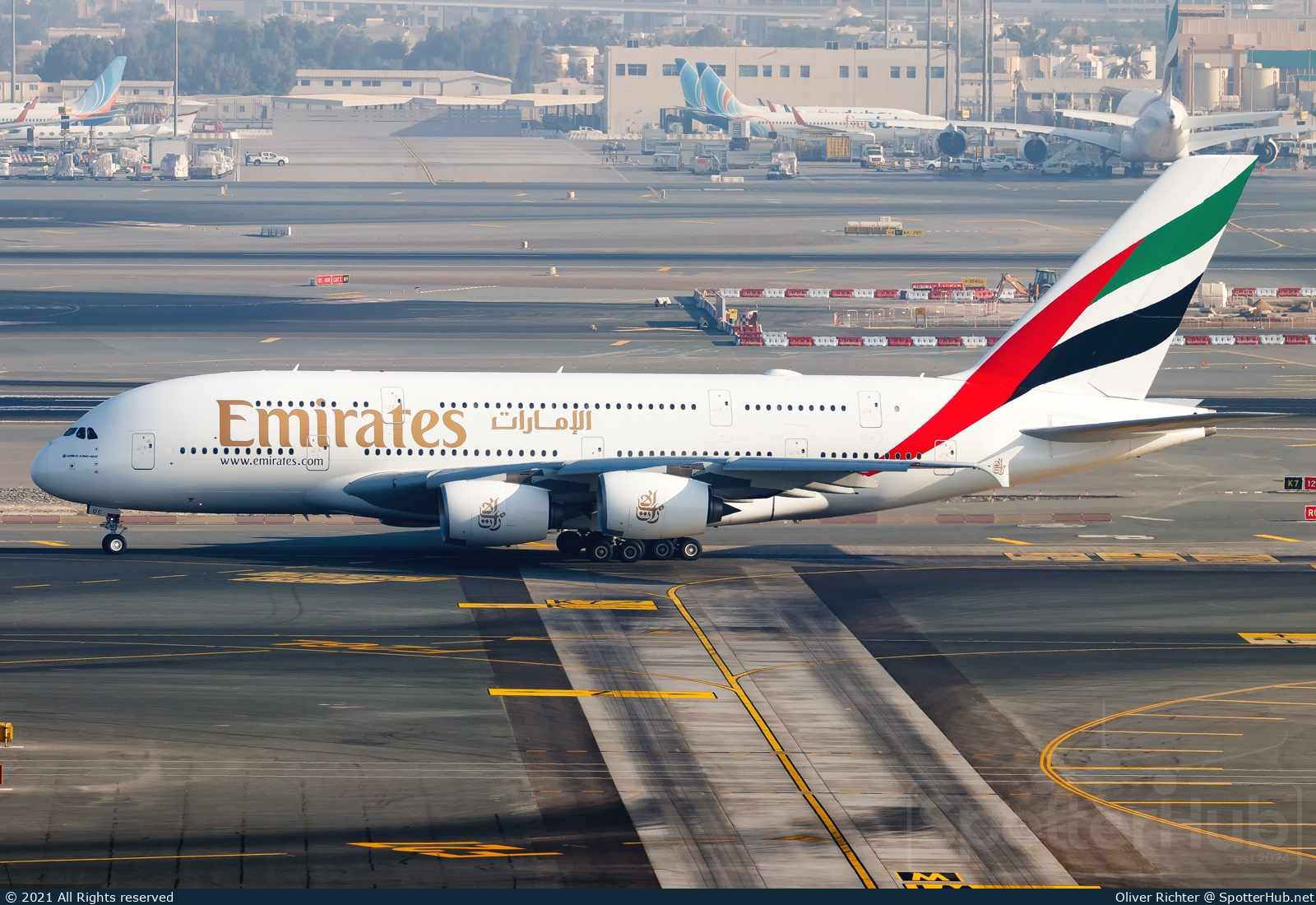 Photo of A6-EOC - Airbus A380-861 operated by Emirates