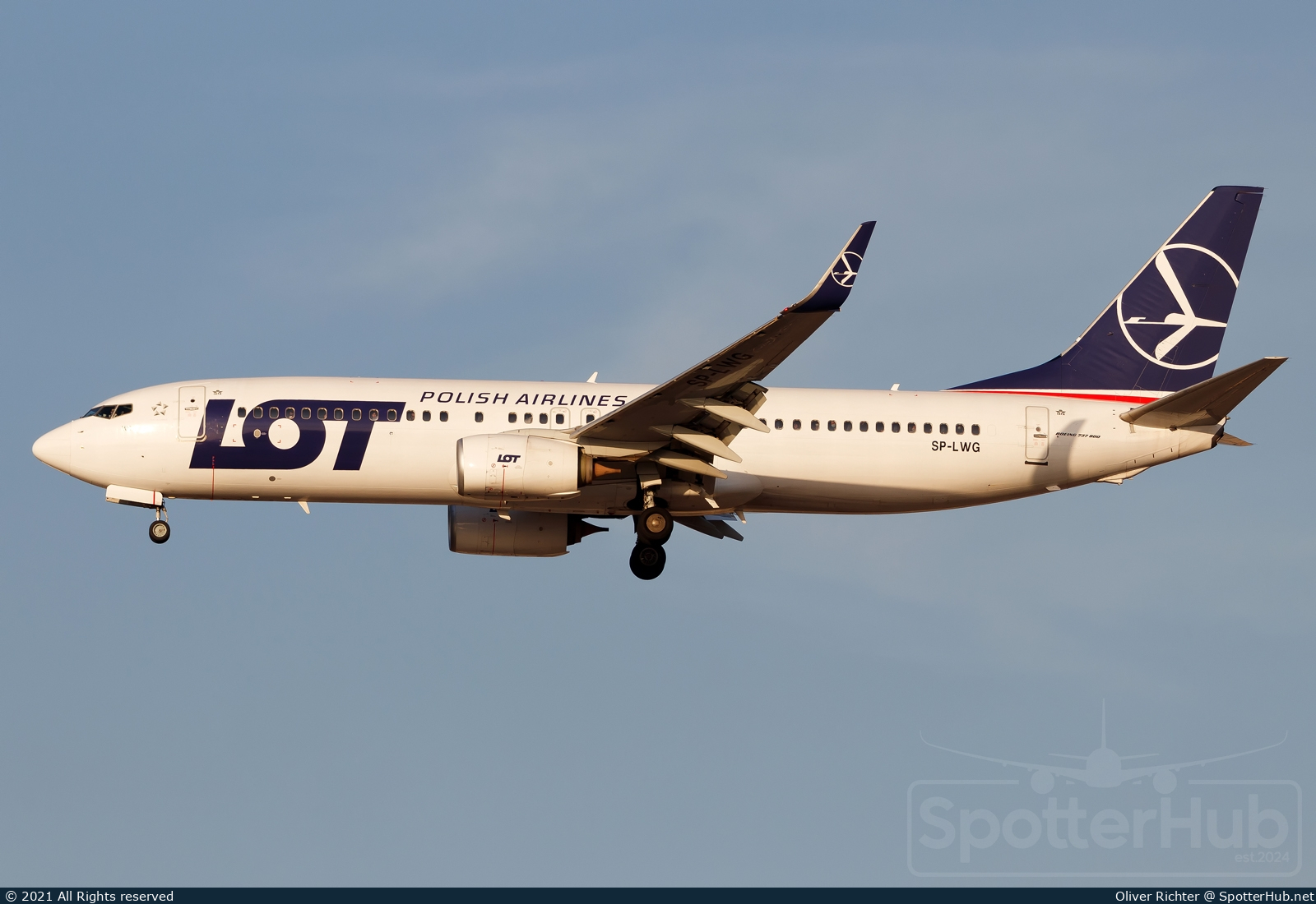 Photo of SP-LWG - Boeing 737-86N operated by LOT Polish Airlines