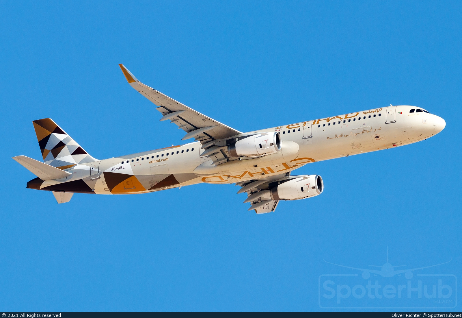 Photo of A6-AEE - Airbus A321-231 operated by Etihad Airways
