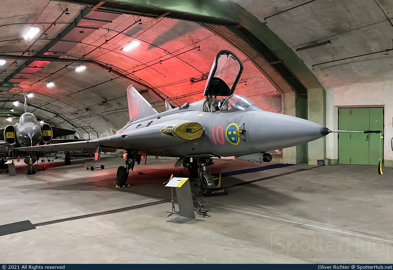 Photo of 35586 - Saab J 35J Draken operated by Swedish Air Force