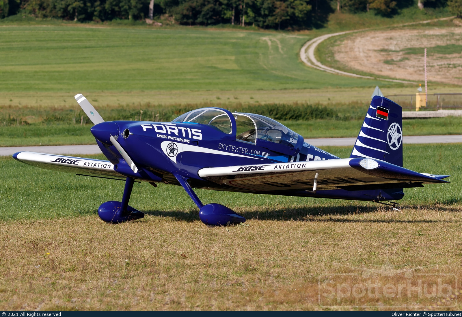 Photo of D-ERVL - Vans RV-7 operated by Skytexter