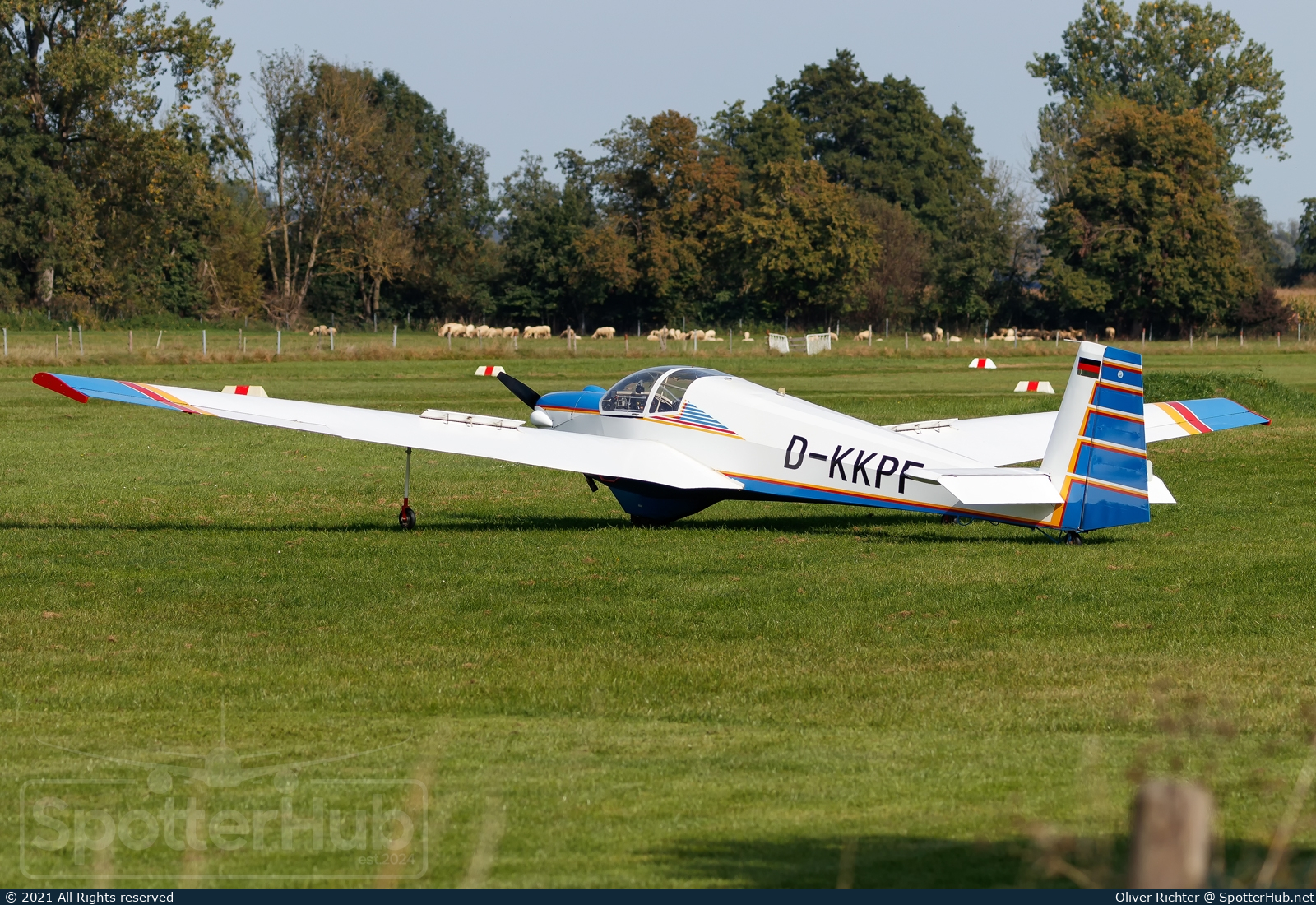 Photo of D-KKPF - Scheibe SF 25D Falke operated by Private