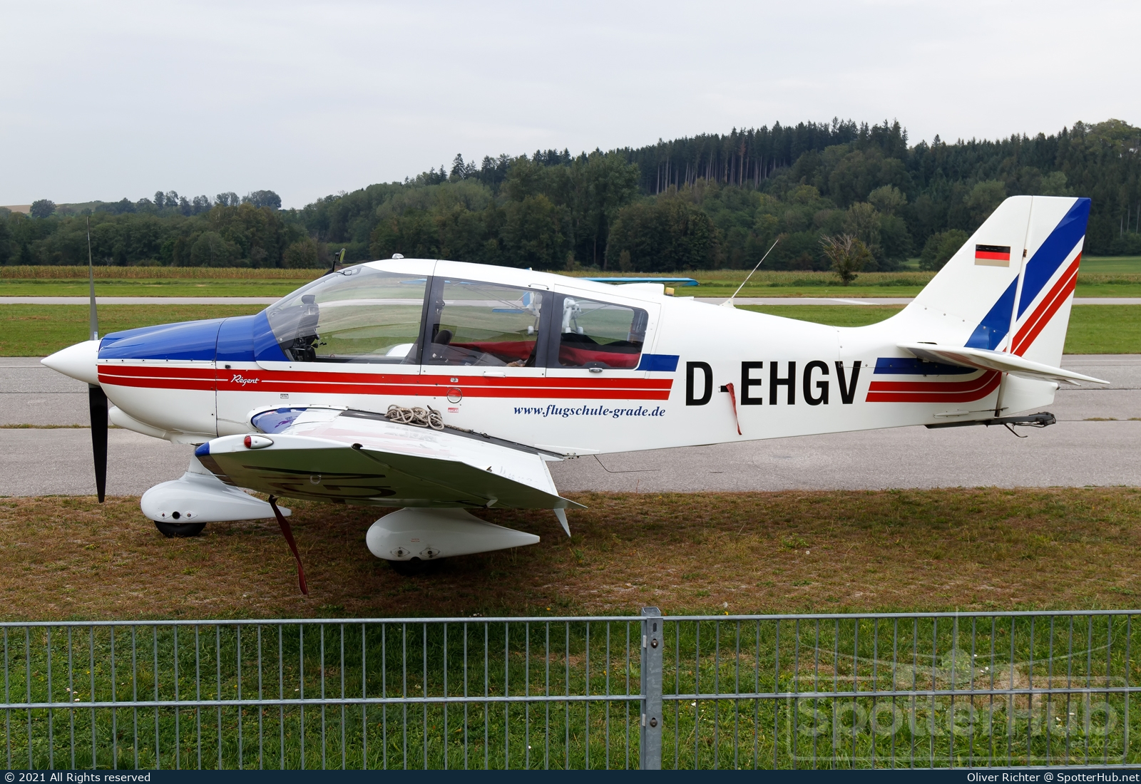 Photo of D-EHGV - Robin DR400/180 Régent operated by Flugschule Hans Grade