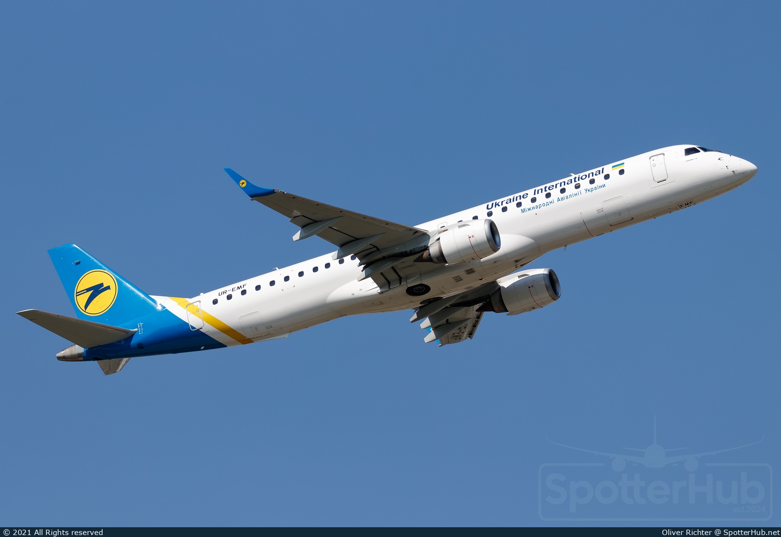 Photo of UR-EMF - Embraer ERJ-195LR operated by Ukraine International Airlines