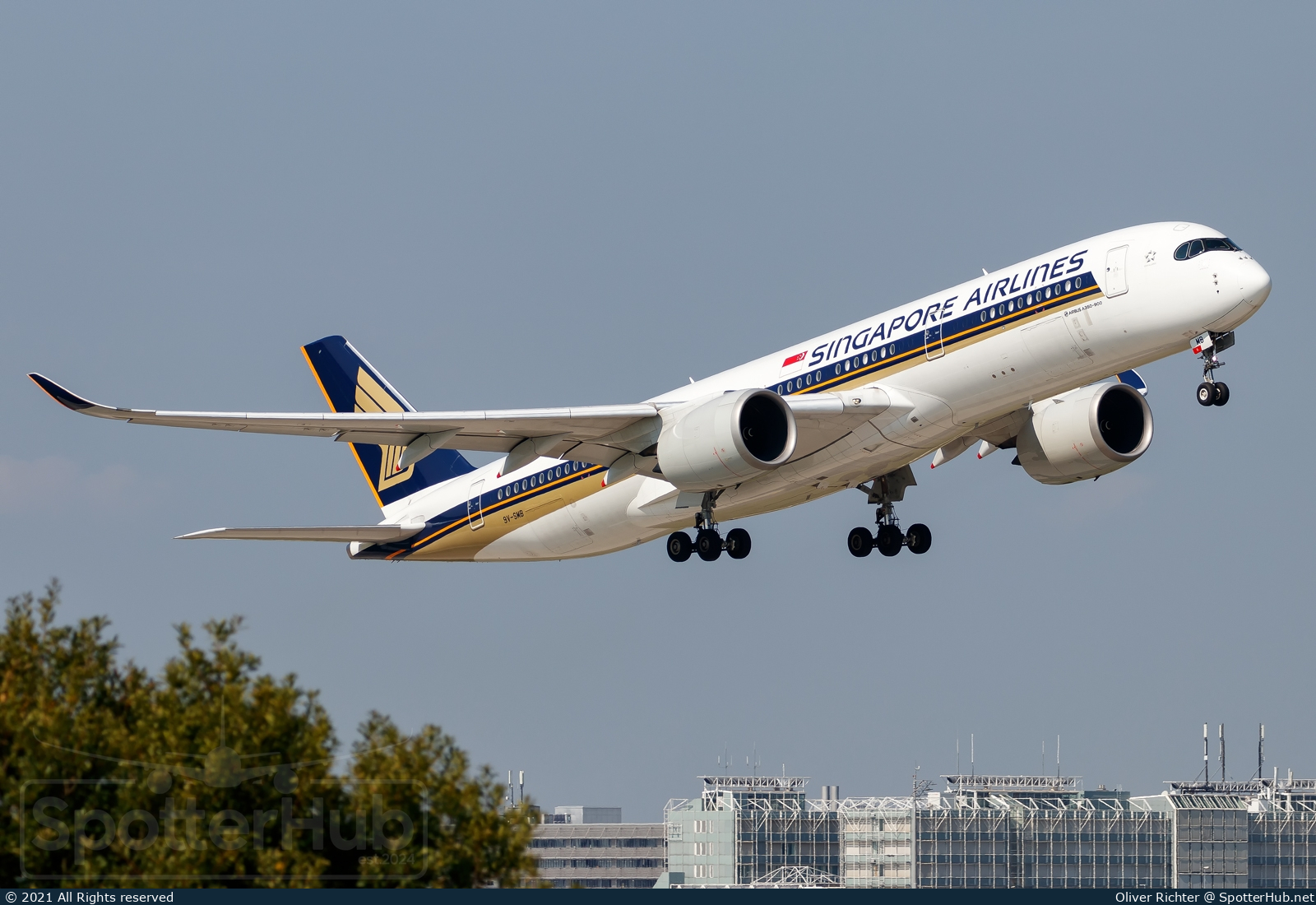 Photo of 9V-SMB - Airbus A350-941 operated by Singapore Airlines