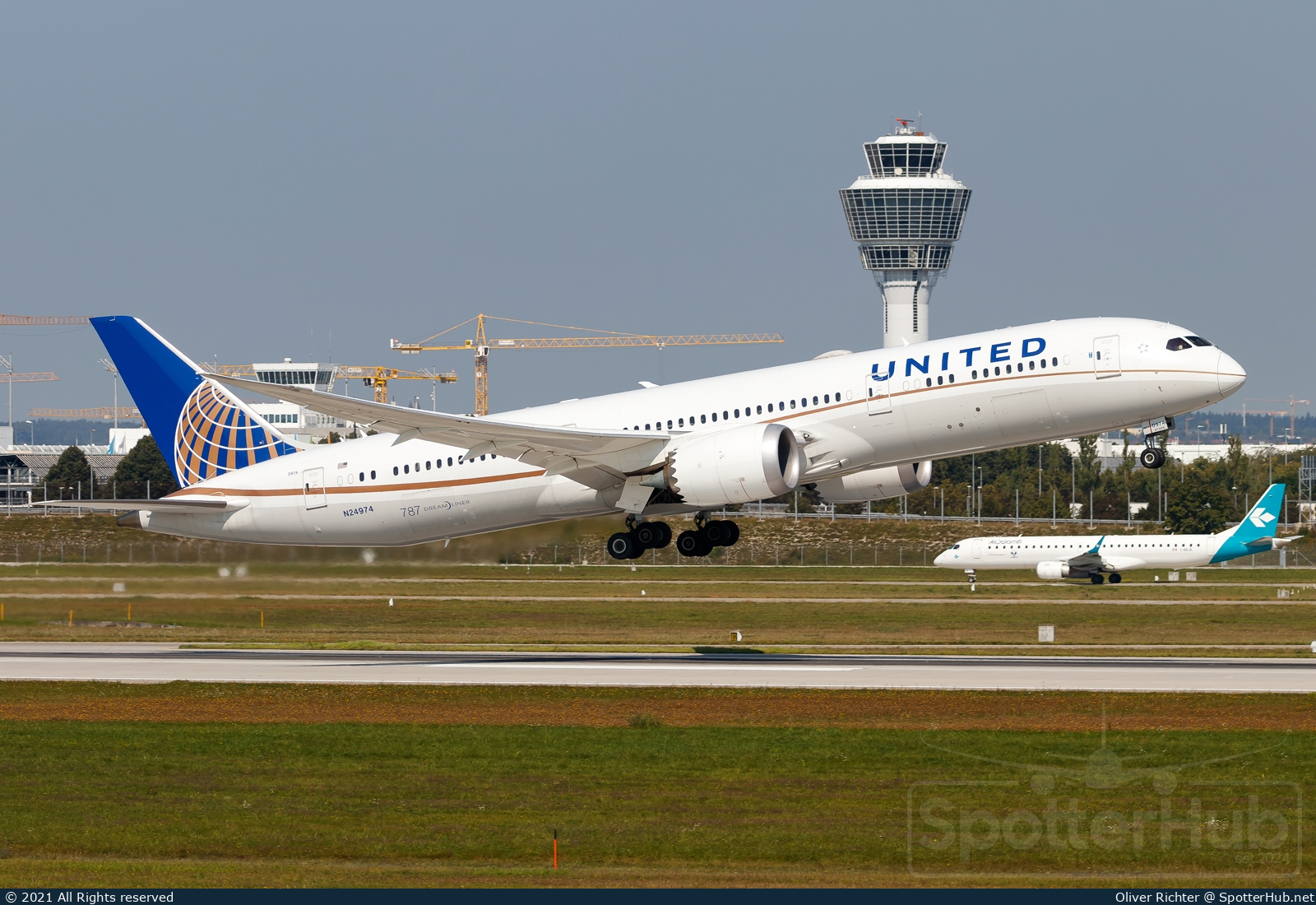 Photo of N24974 - Boeing 787-9 Dreamliner operated by United Airlines