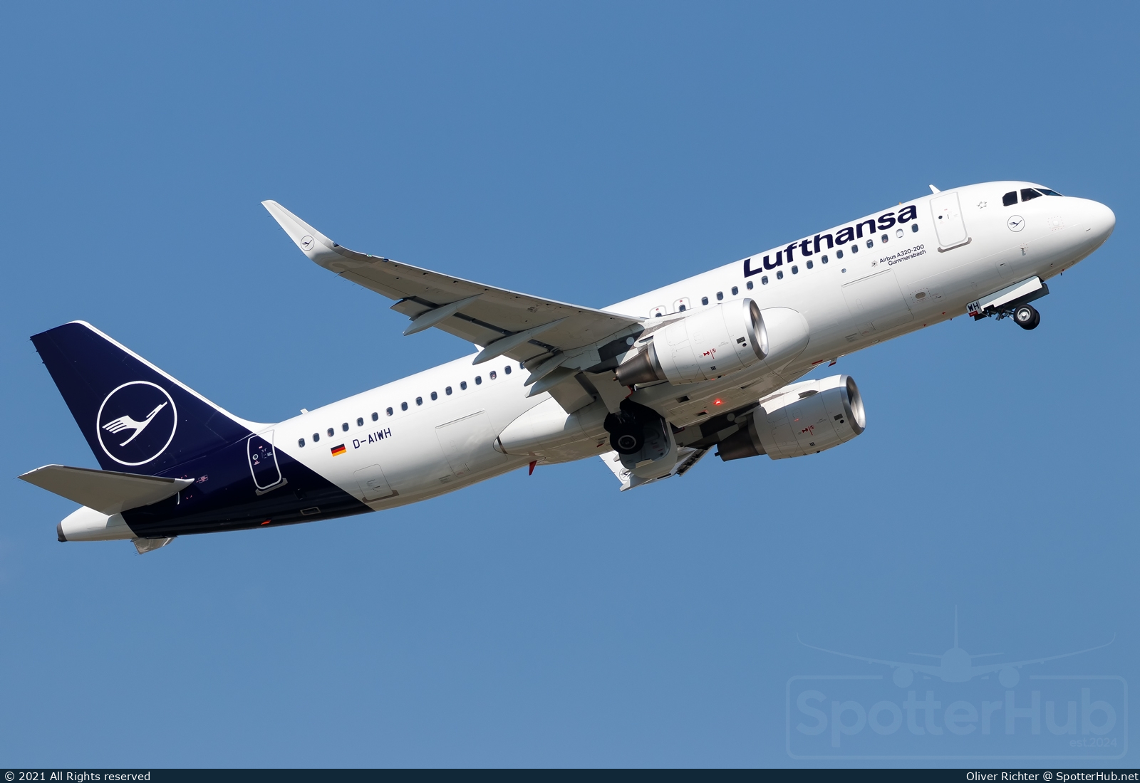Photo of D-AIWH - Airbus A320-214 operated by Lufthansa