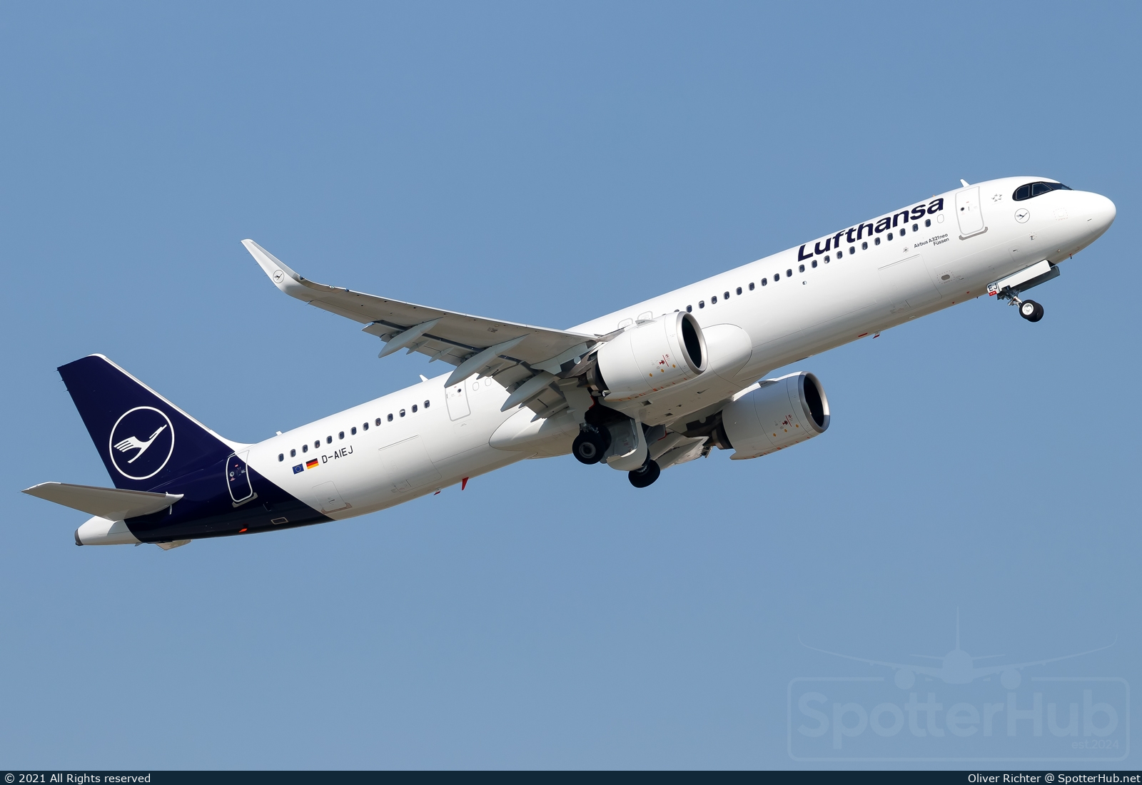 Photo of D-AIEJ - Airbus A321-271NX operated by Lufthansa