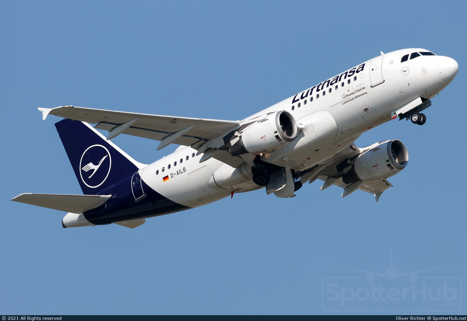 Photo of D-AILB - Airbus A319-114 operated by Lufthansa CityLine