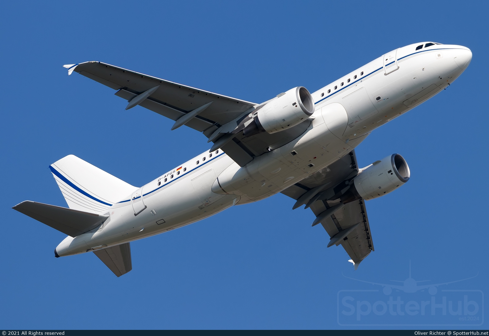 Photo of D-APGS - Airbus A319-115(CJ) operated by K5 Aviation