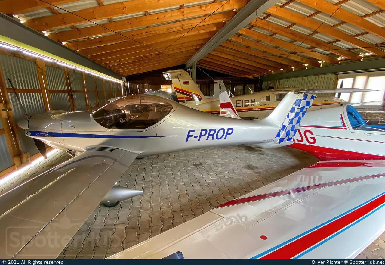 Photo of F-PROP - Dyn'Aéro MCR-01 VLA Sportster operated by Private