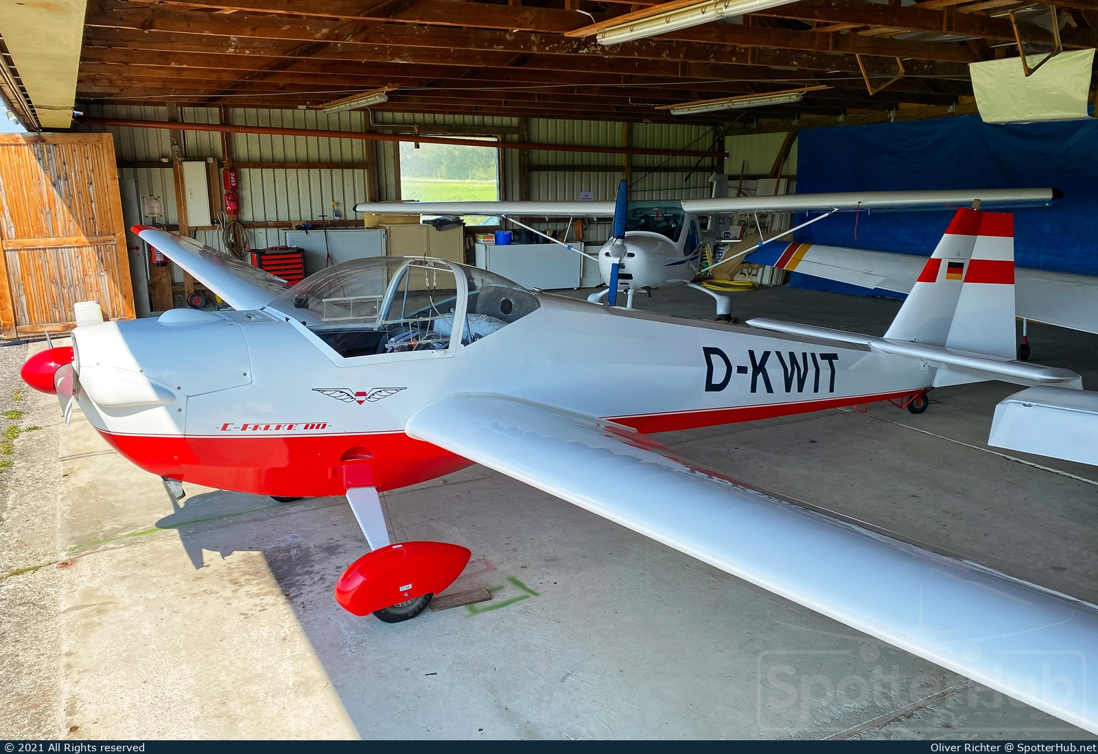 Photo of D-KWIT - Scheibe SF 25C Falke 2000 operated by Luftsportverein Bad Endorf-Prien