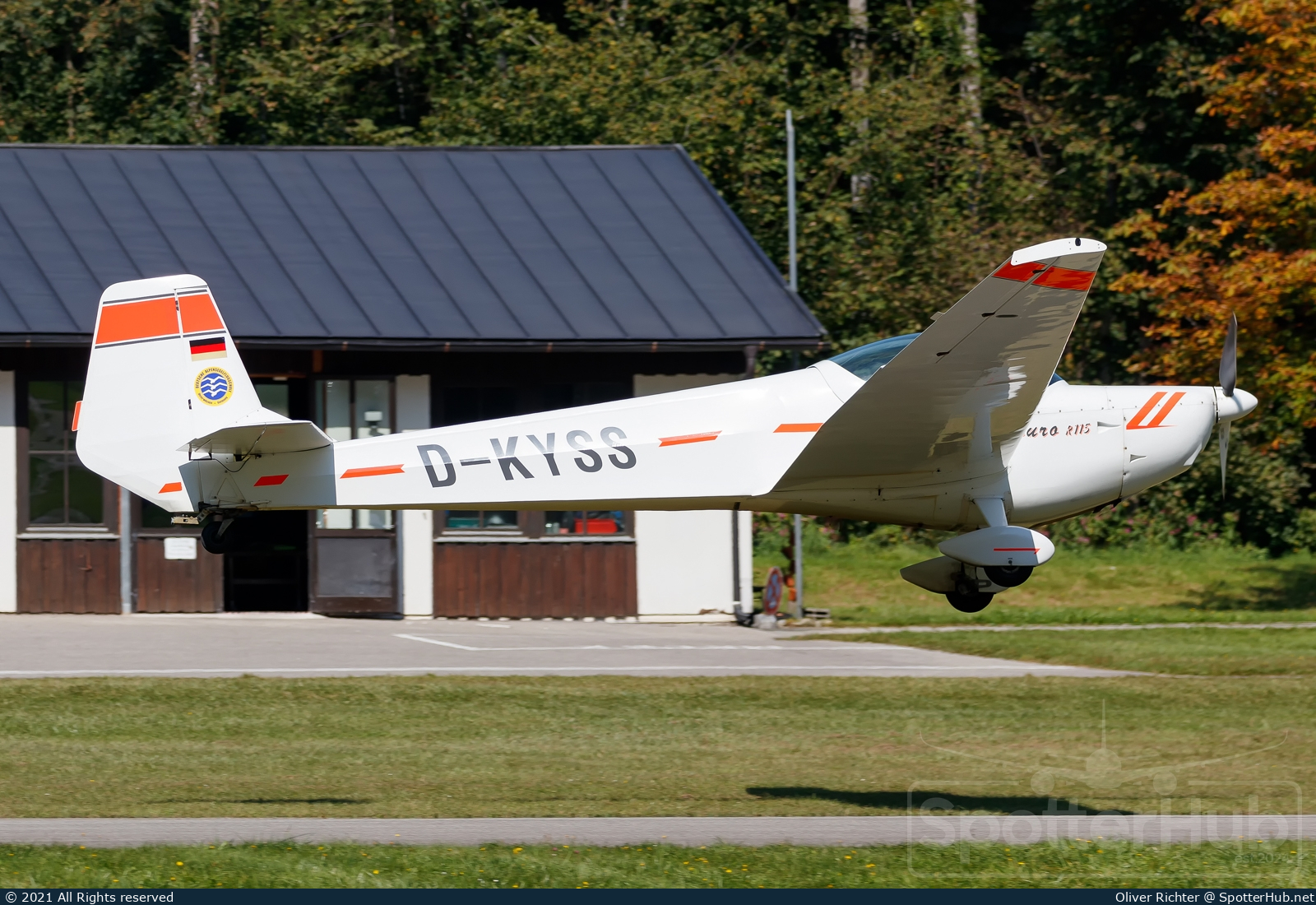 Photo of D-KYSS - Nitsche Avo 68 Samburo R115 operated by Deutsche Alpensegelflugschule Unterwössen