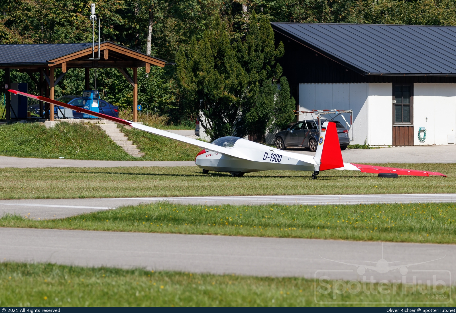 Photo of D-1900 - Schleicher ASK 13 operated by Deutsche Alpensegelflugschule Unterwössen